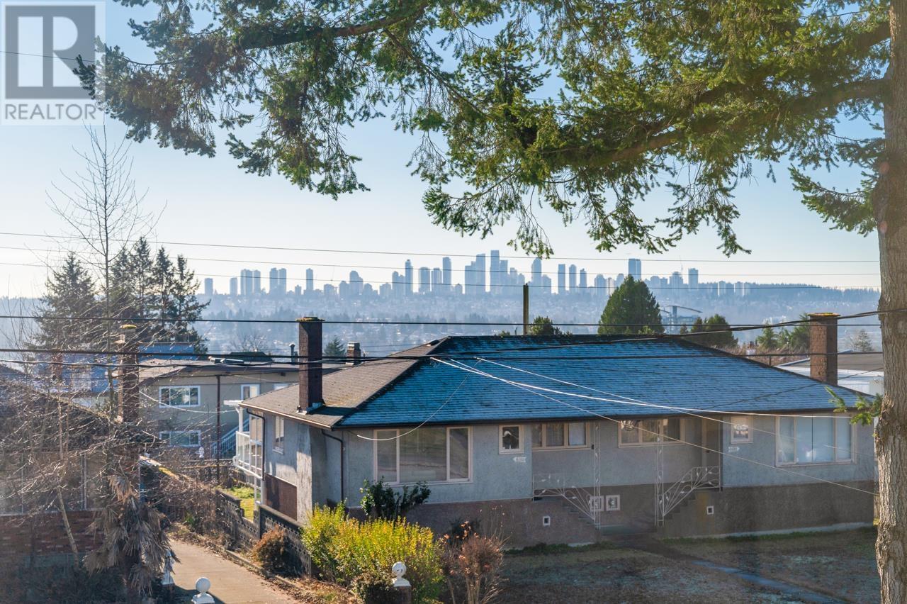 6173 Aubrey Street Property Photo 5