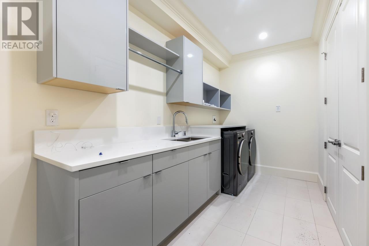 6173 Aubrey Street Property Photo 18