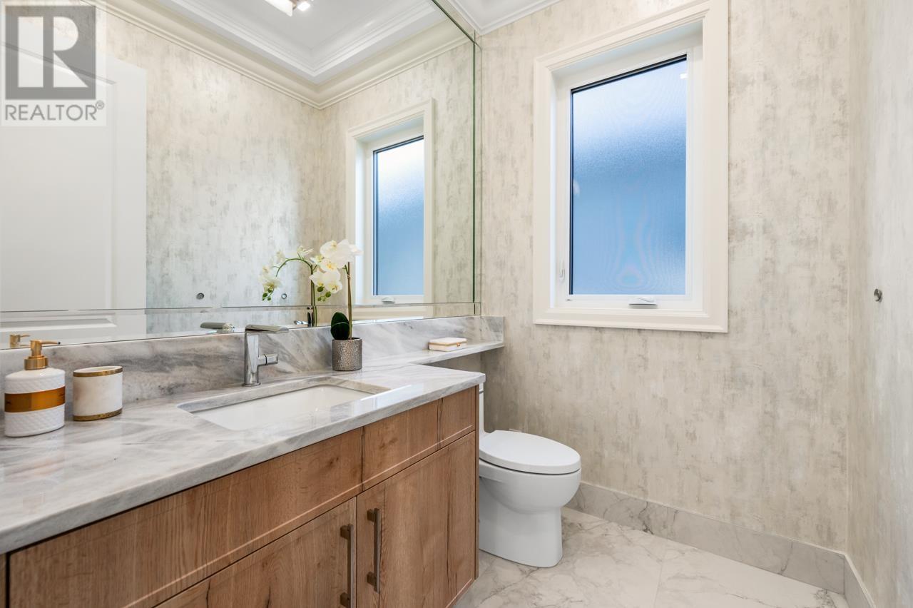 6173 Aubrey Street Property Photo 20