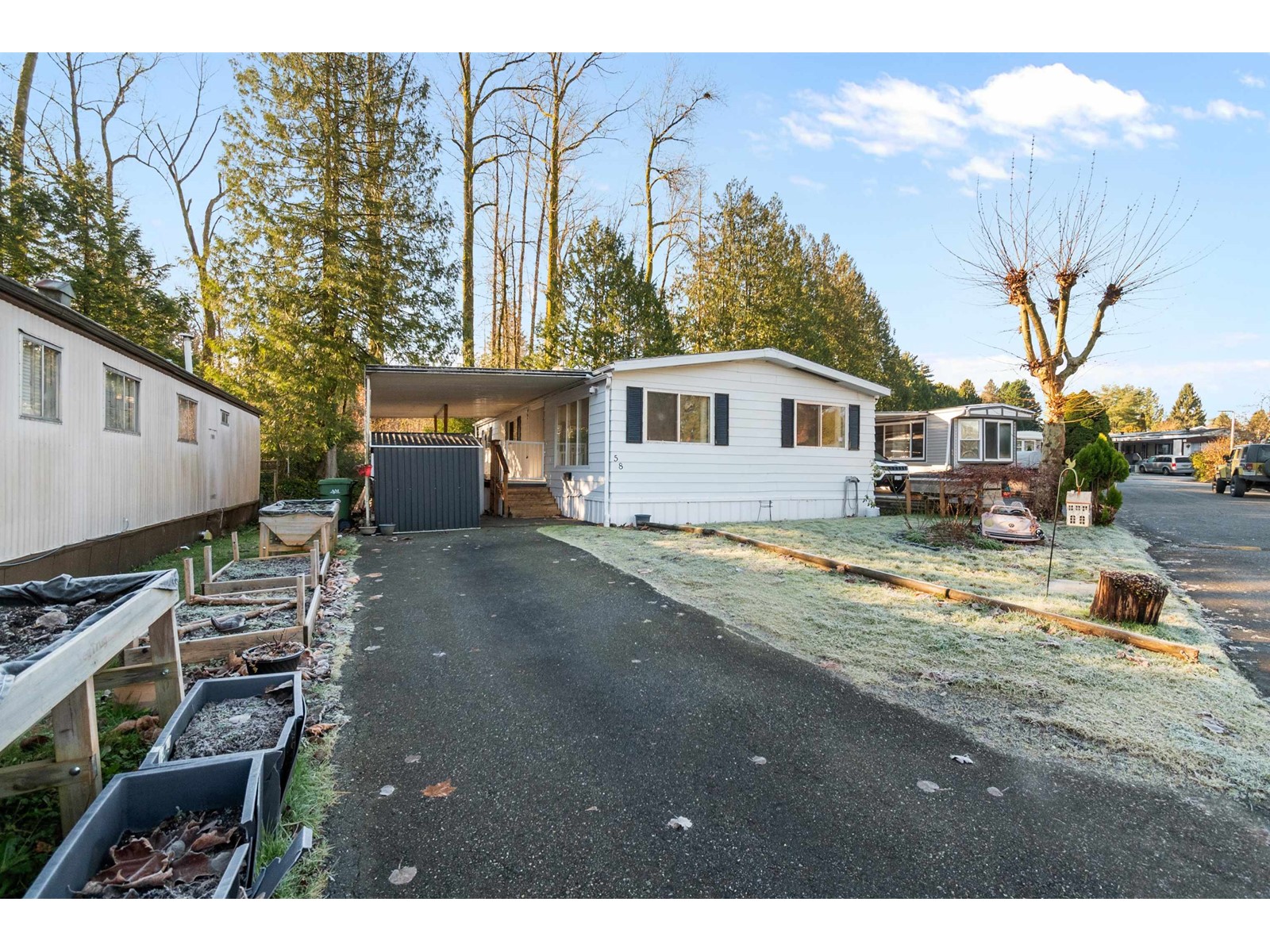 58 8220 King George Boulevard Property Photo 4