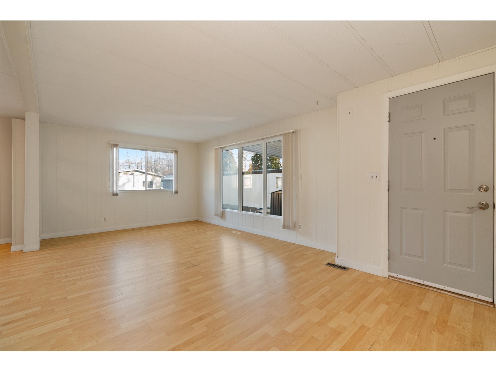 58 8220 King George Boulevard Property Photo 5