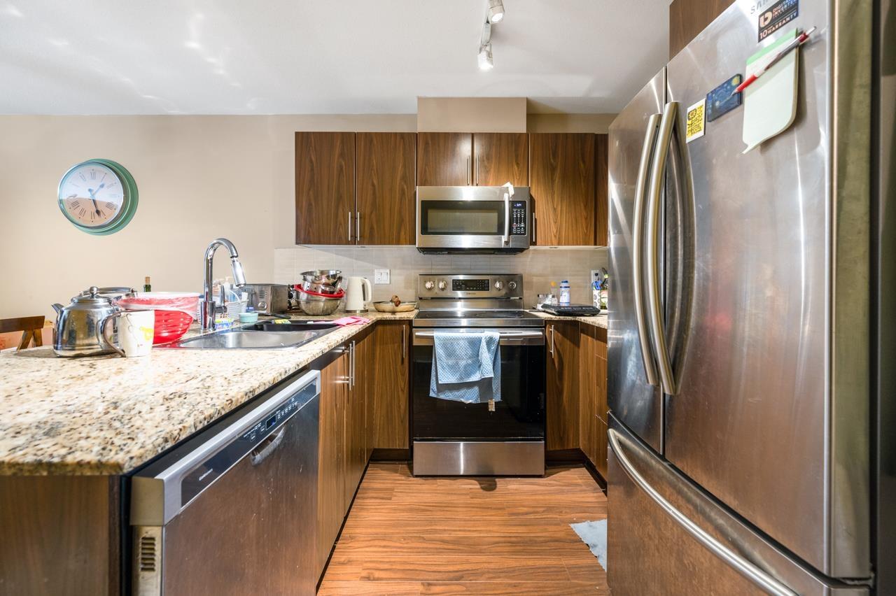 A217 8929 202 Street Property Photo 4