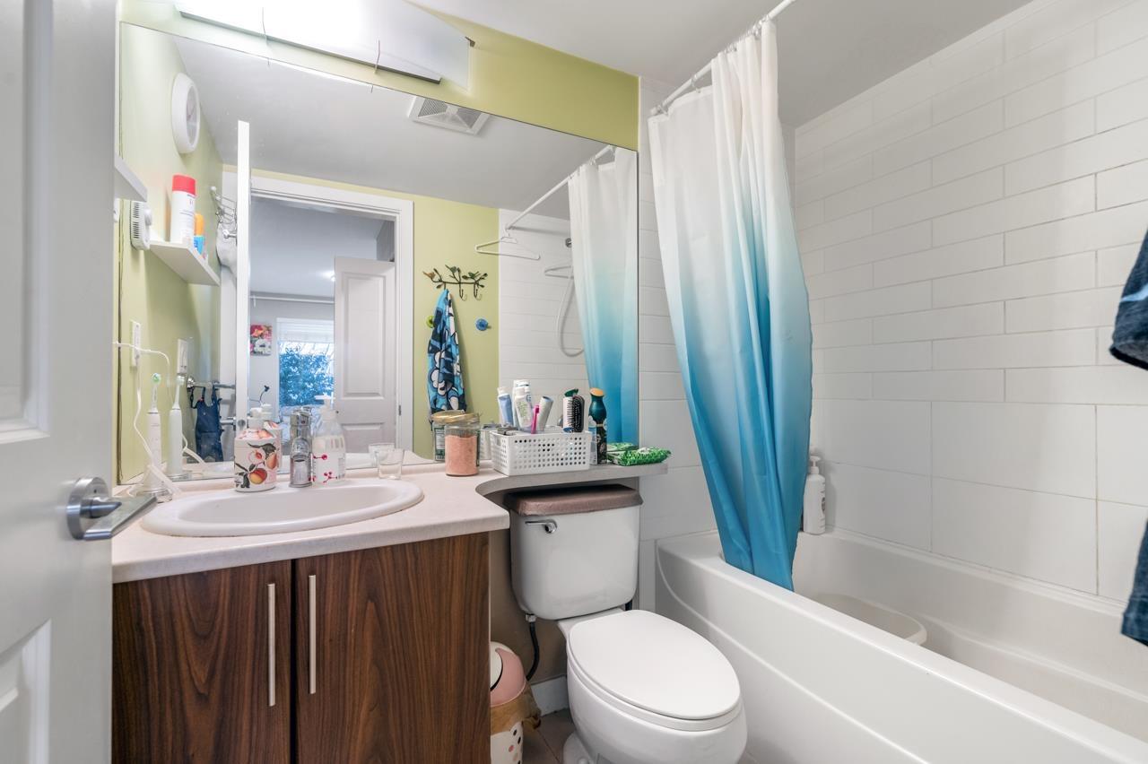 A217 8929 202 Street Property Photo 12