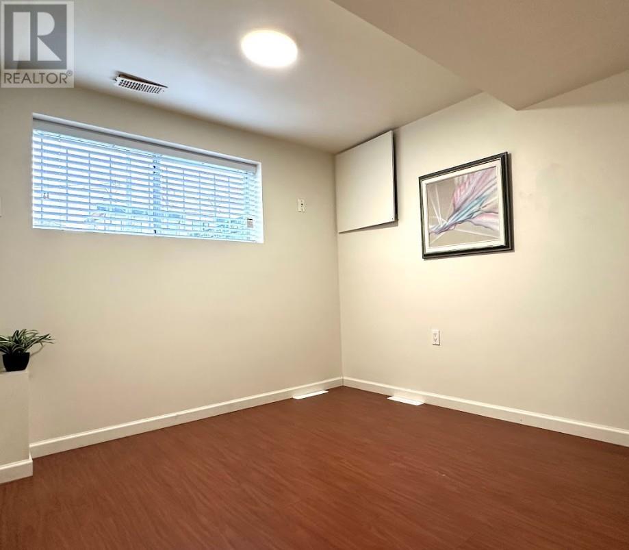 3788 Linwood Street Property Photo 6