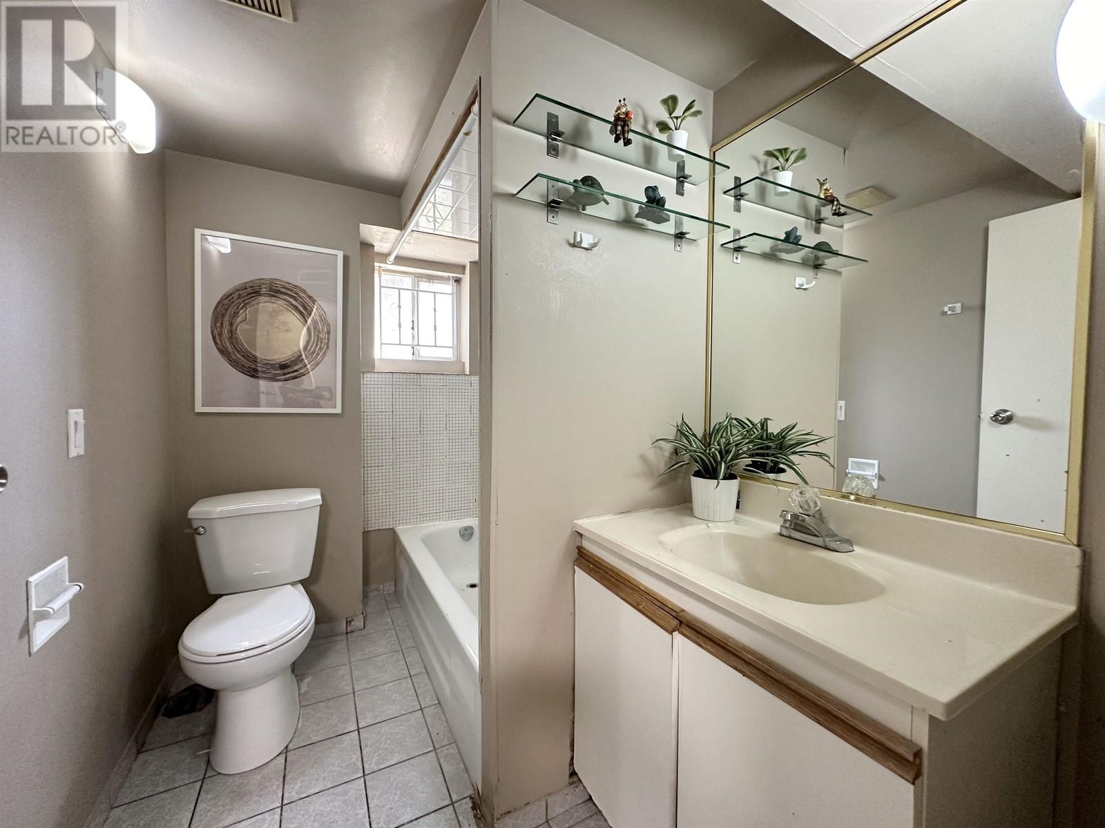 3788 Linwood Street Property Photo 13