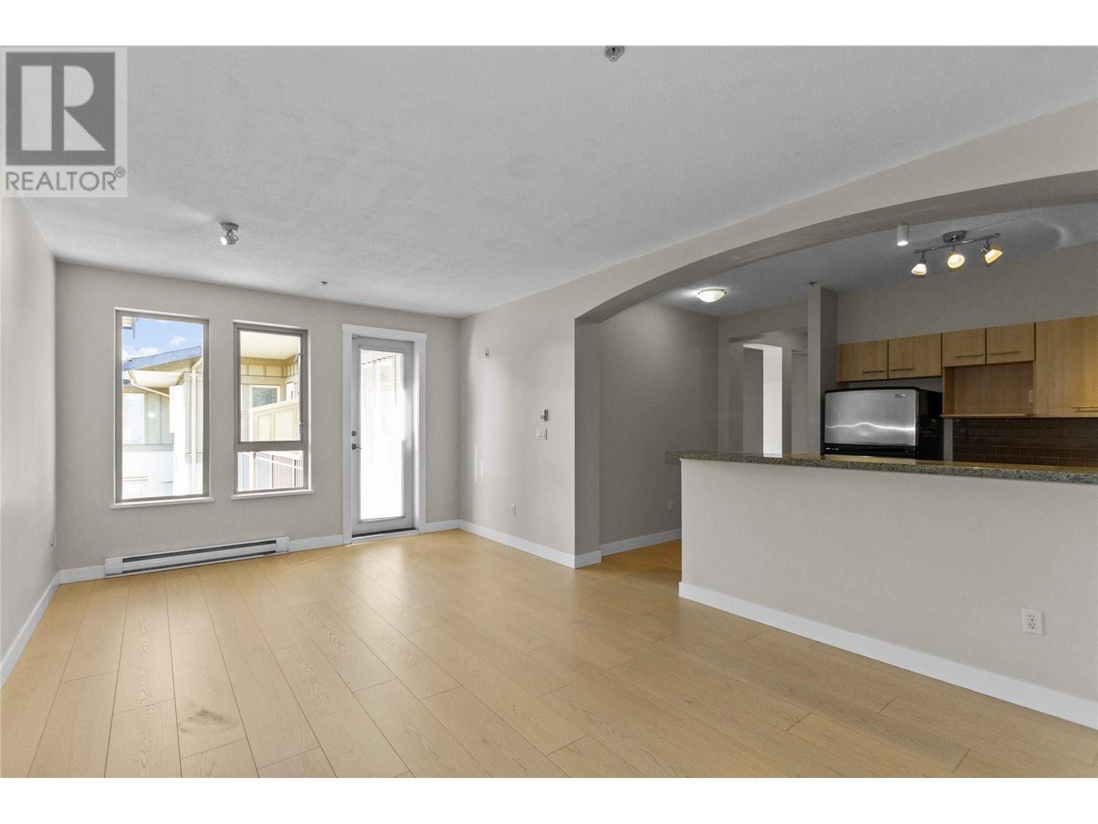 5403 5111 Garden City Road Property Photo 3