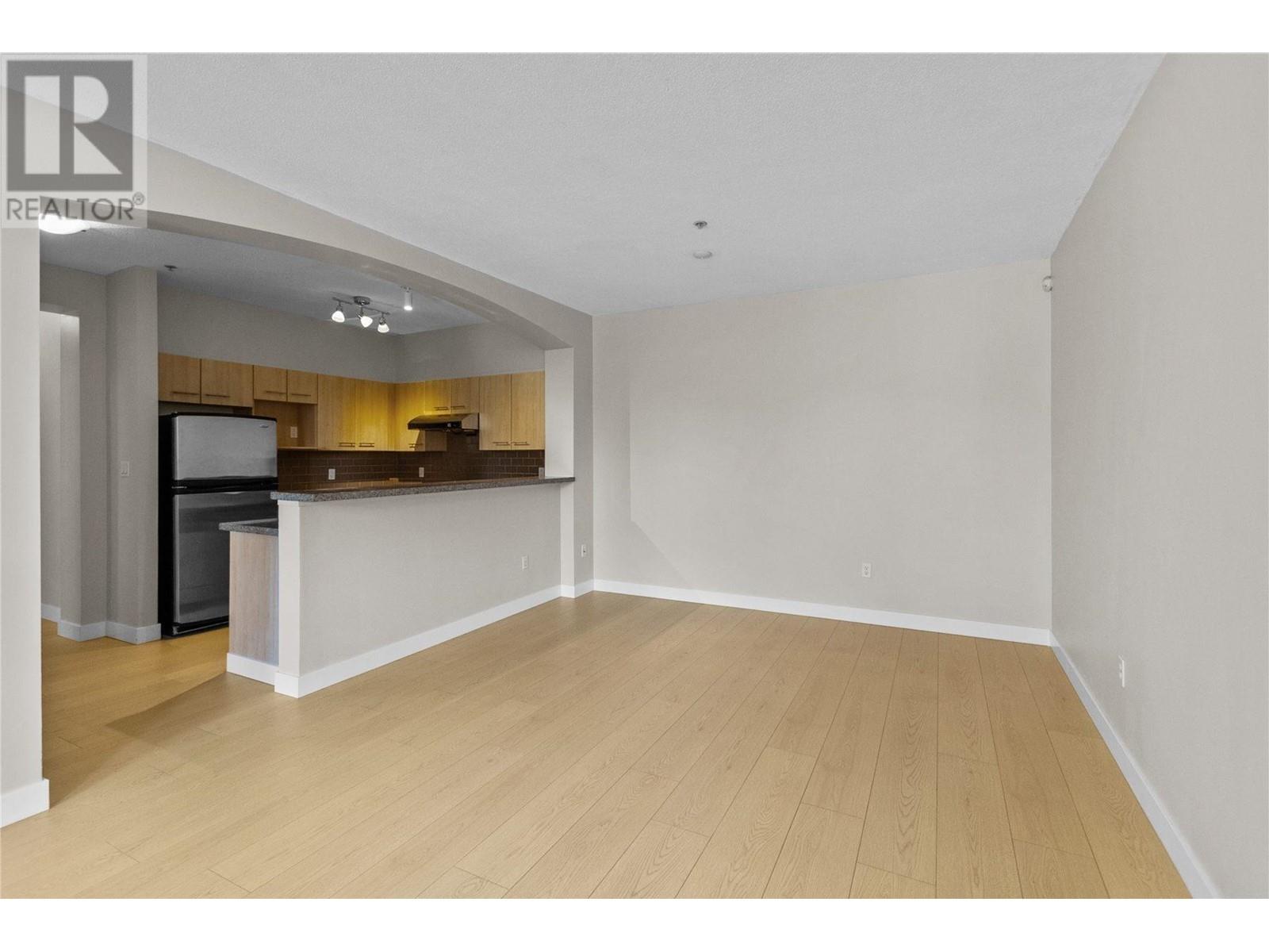 5403 5111 Garden City Road Property Photo 4