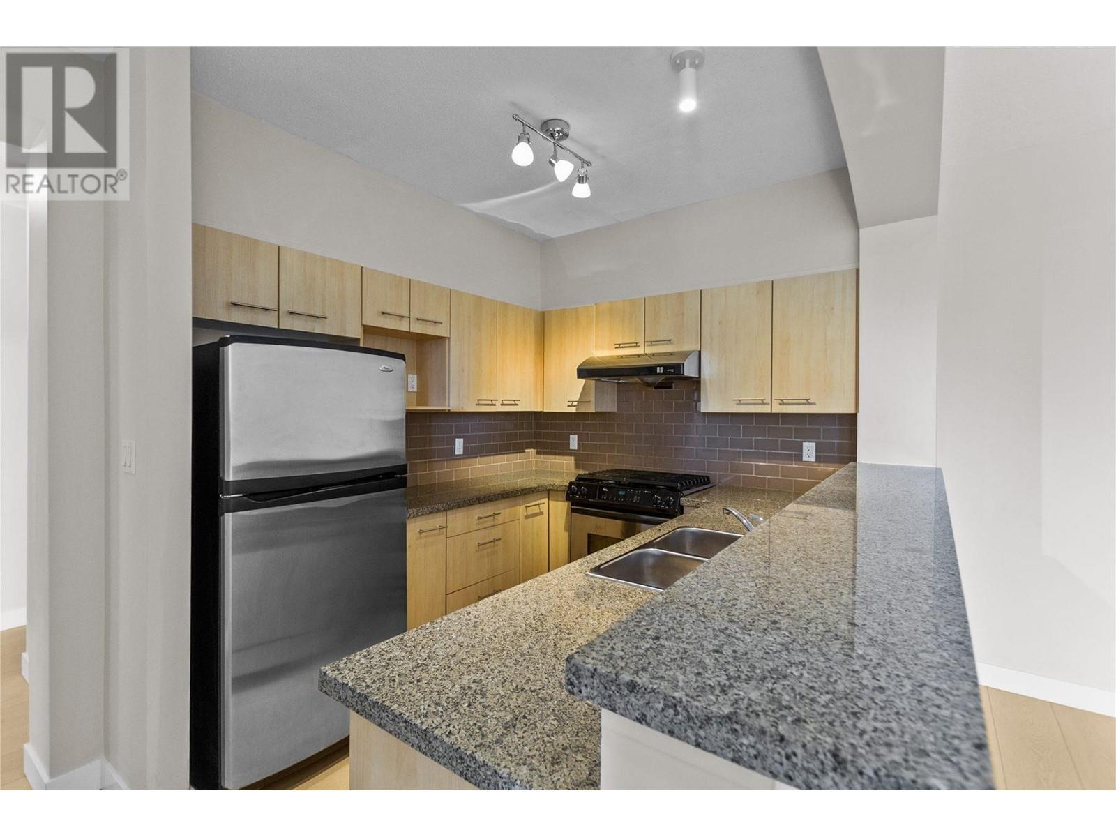 5403 5111 Garden City Road Property Photo 7