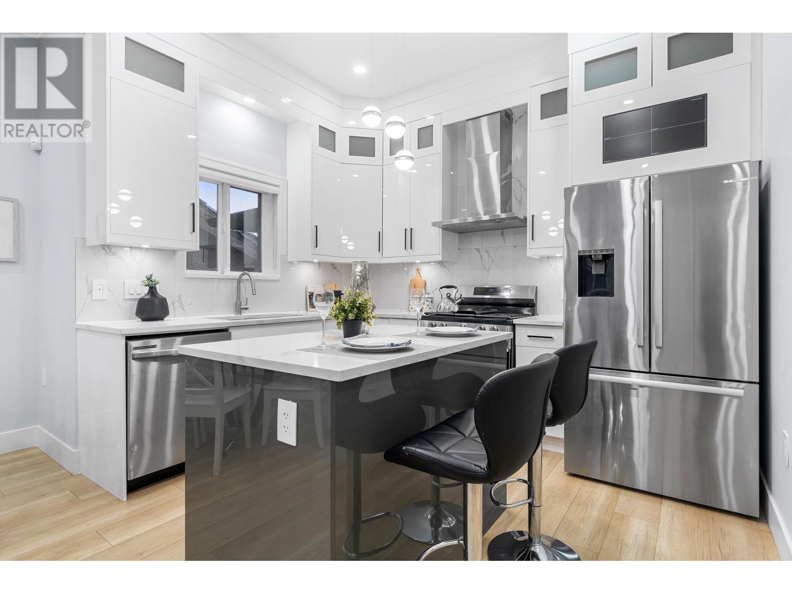 962 Renfrew Street Property Photo 22