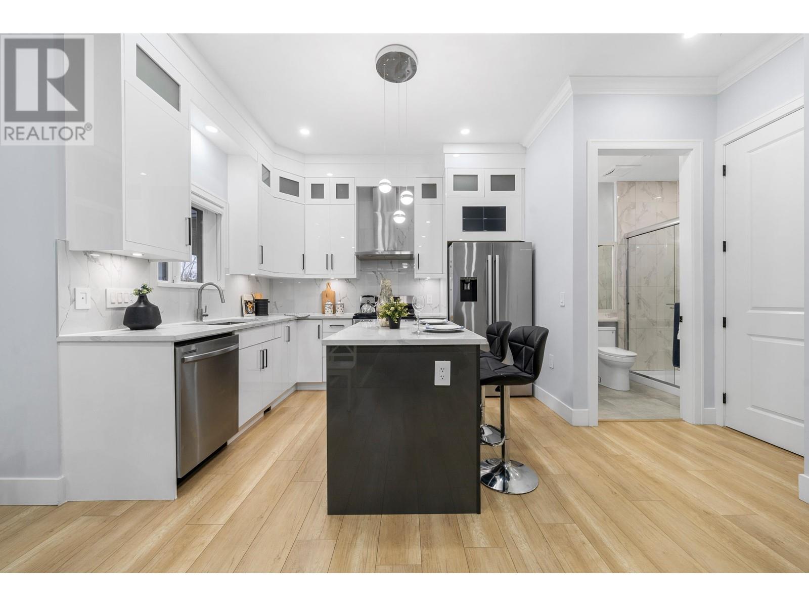 962 Renfrew Street Property Photo 24