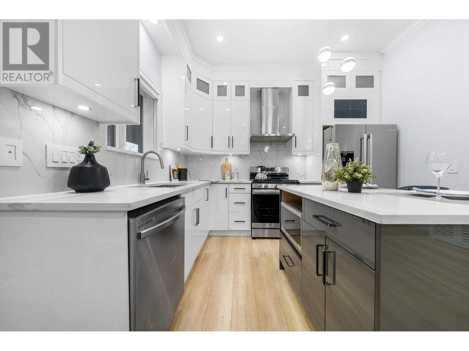 962 Renfrew Street Property Photo 25
