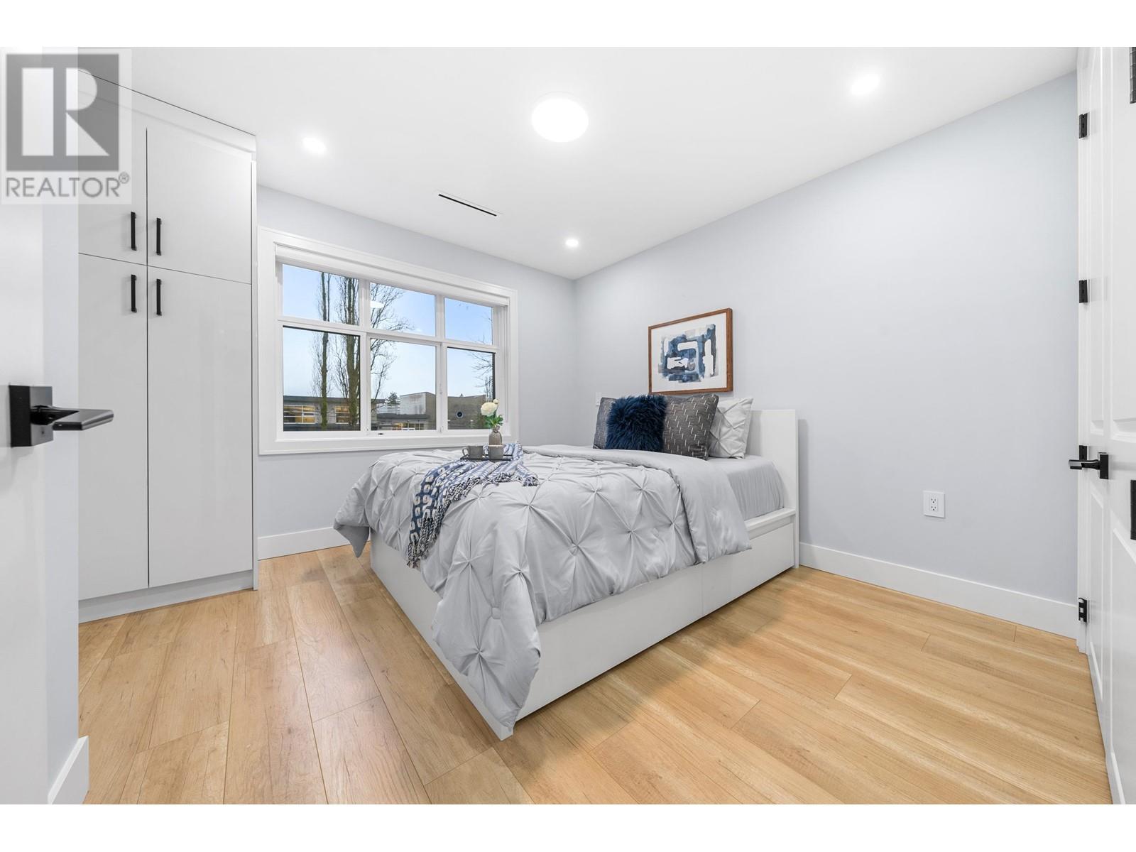 962 Renfrew Street Property Photo 27