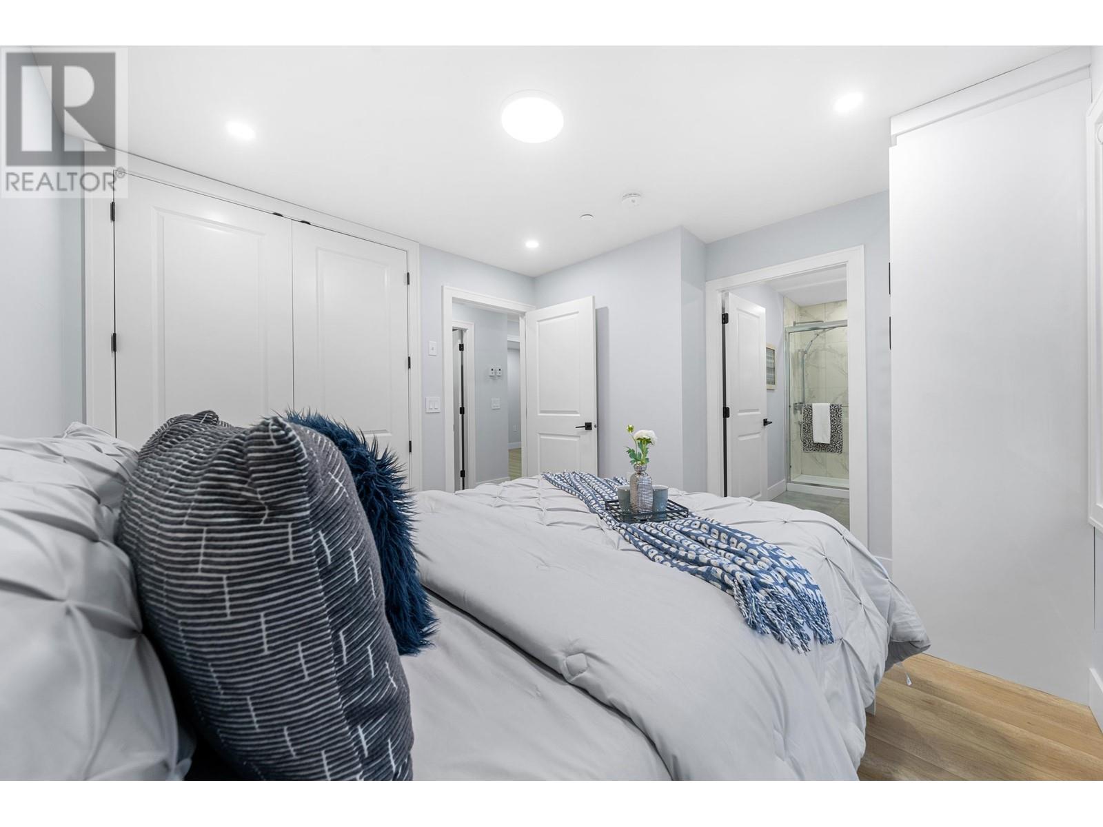 962 Renfrew Street Property Photo 28