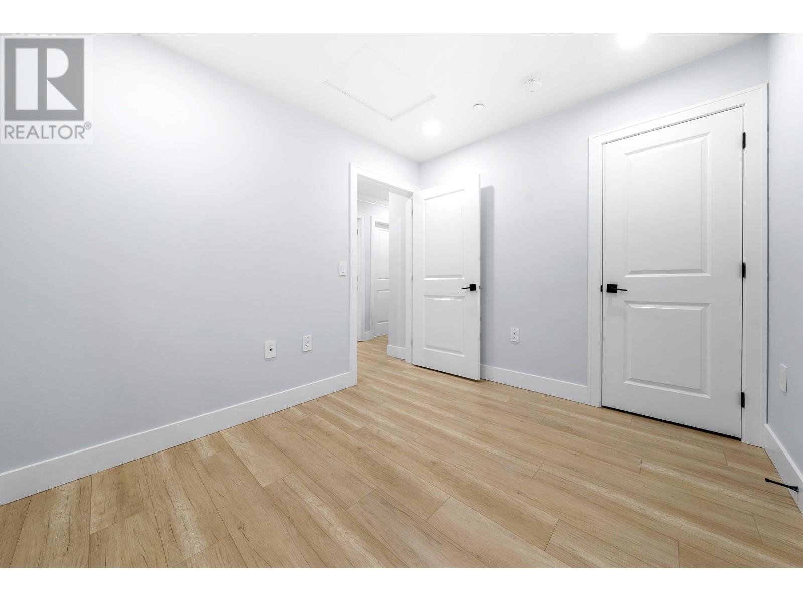 962 Renfrew Street Property Photo 32