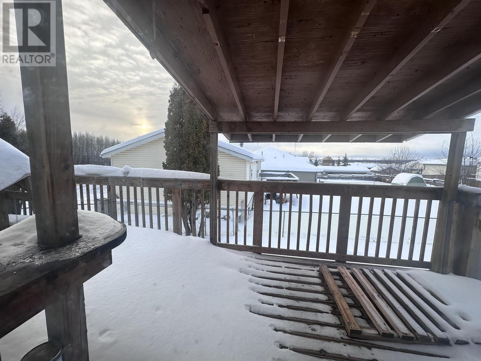 5217 45 Street Property Photo 10