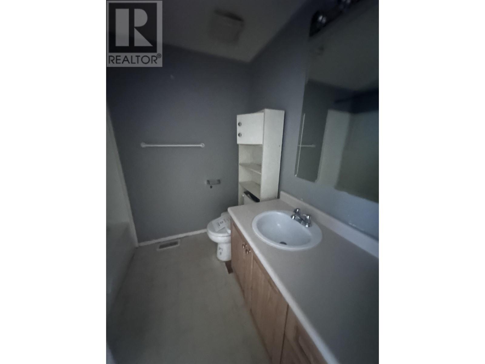 5217 45 Street Property Photo 12
