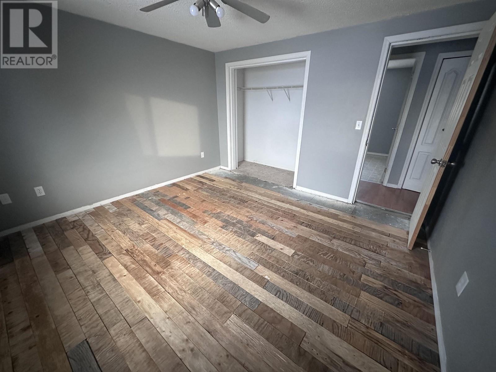 5217 45 Street Property Photo 14