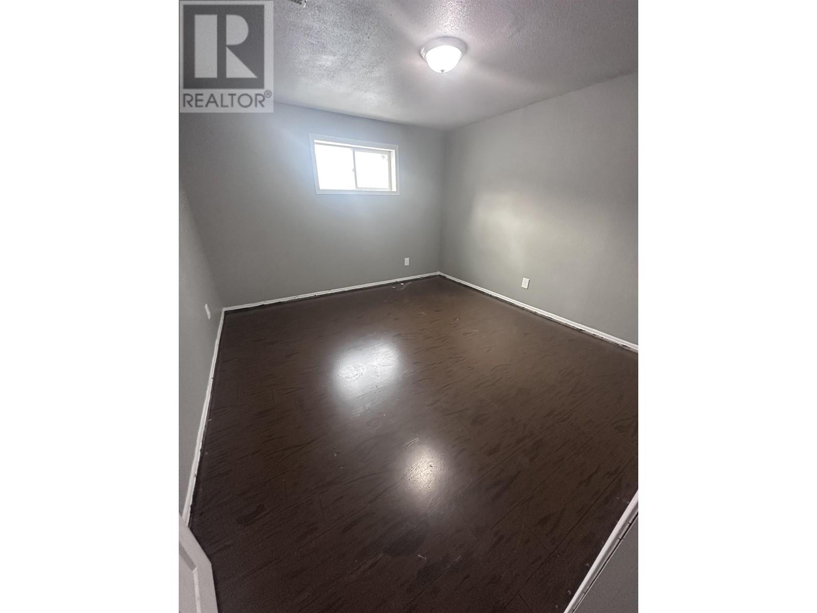 5217 45 Street Property Photo 21