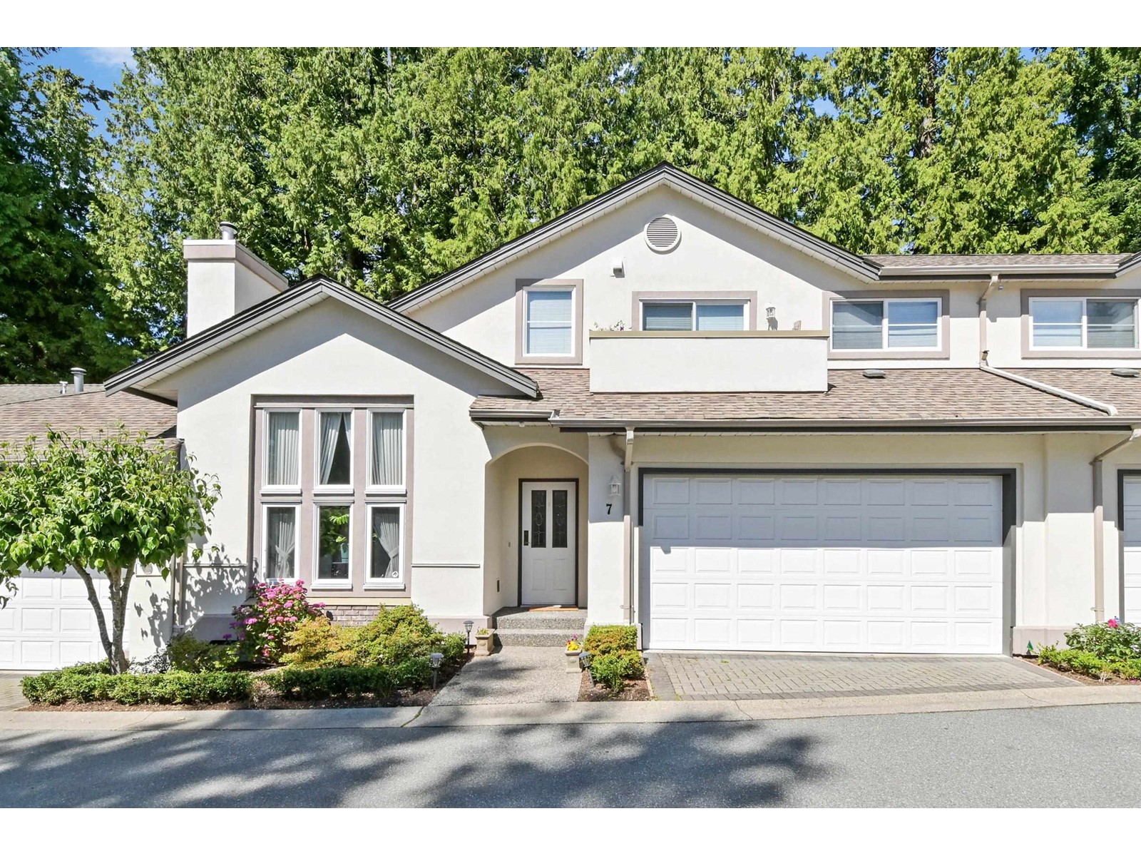 7 13911 16 AVENUE Property Photo 1