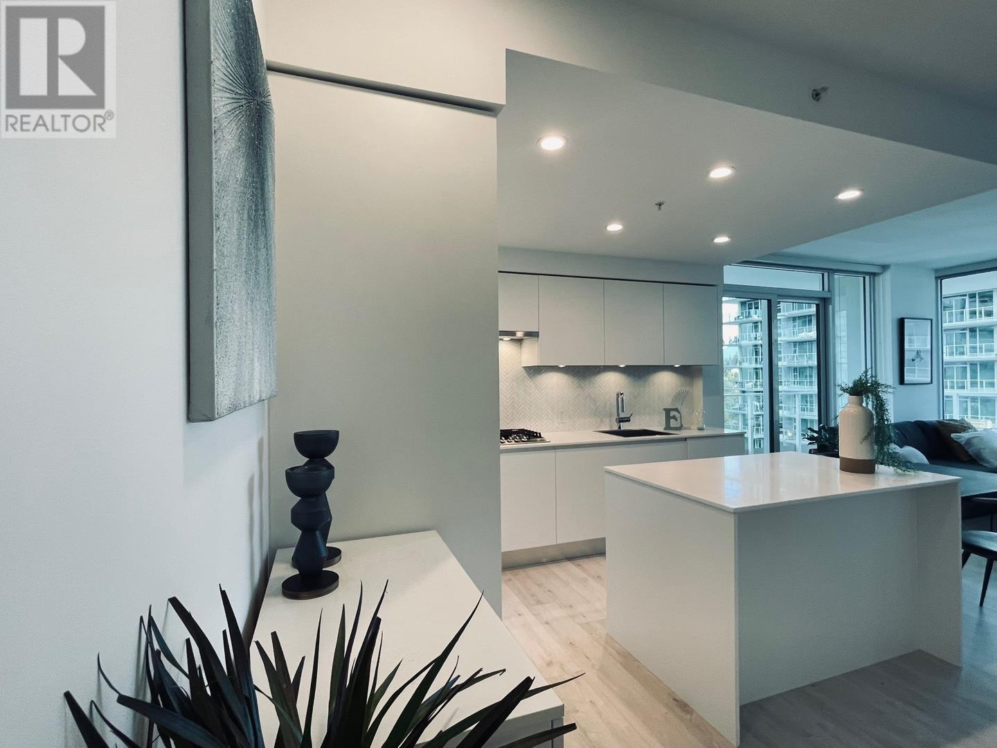 1601 3833 Evergreen Place Property Photo 4