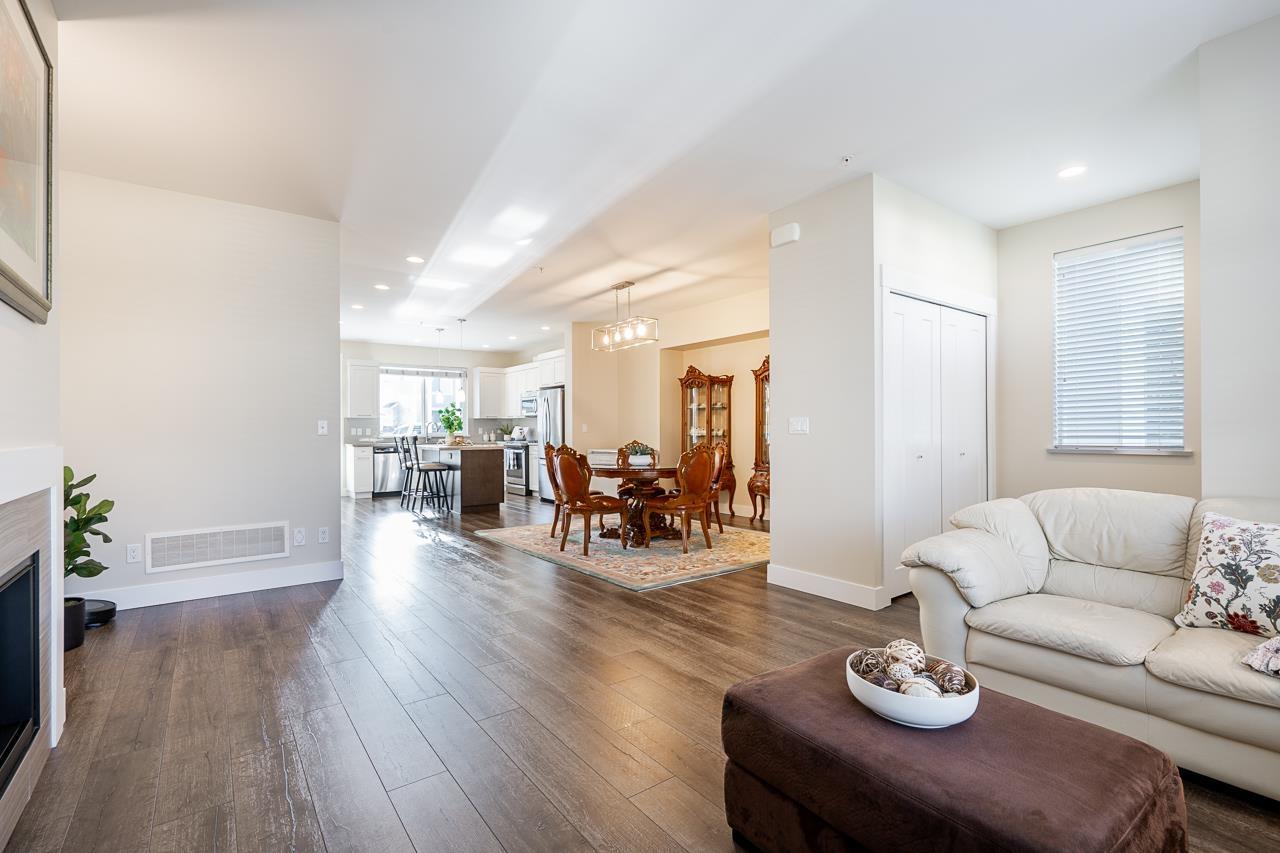 20580 84a Avenue Property Photo 4