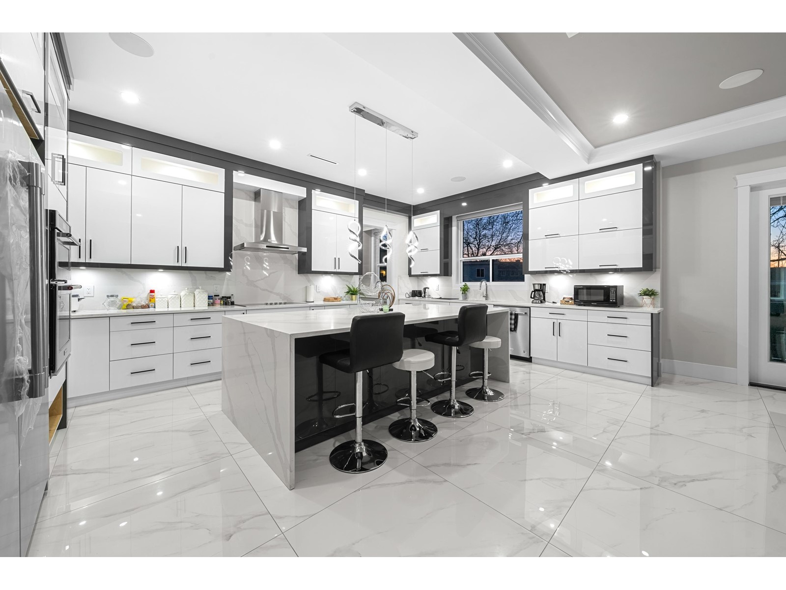8909 128 Street Property Photo 15