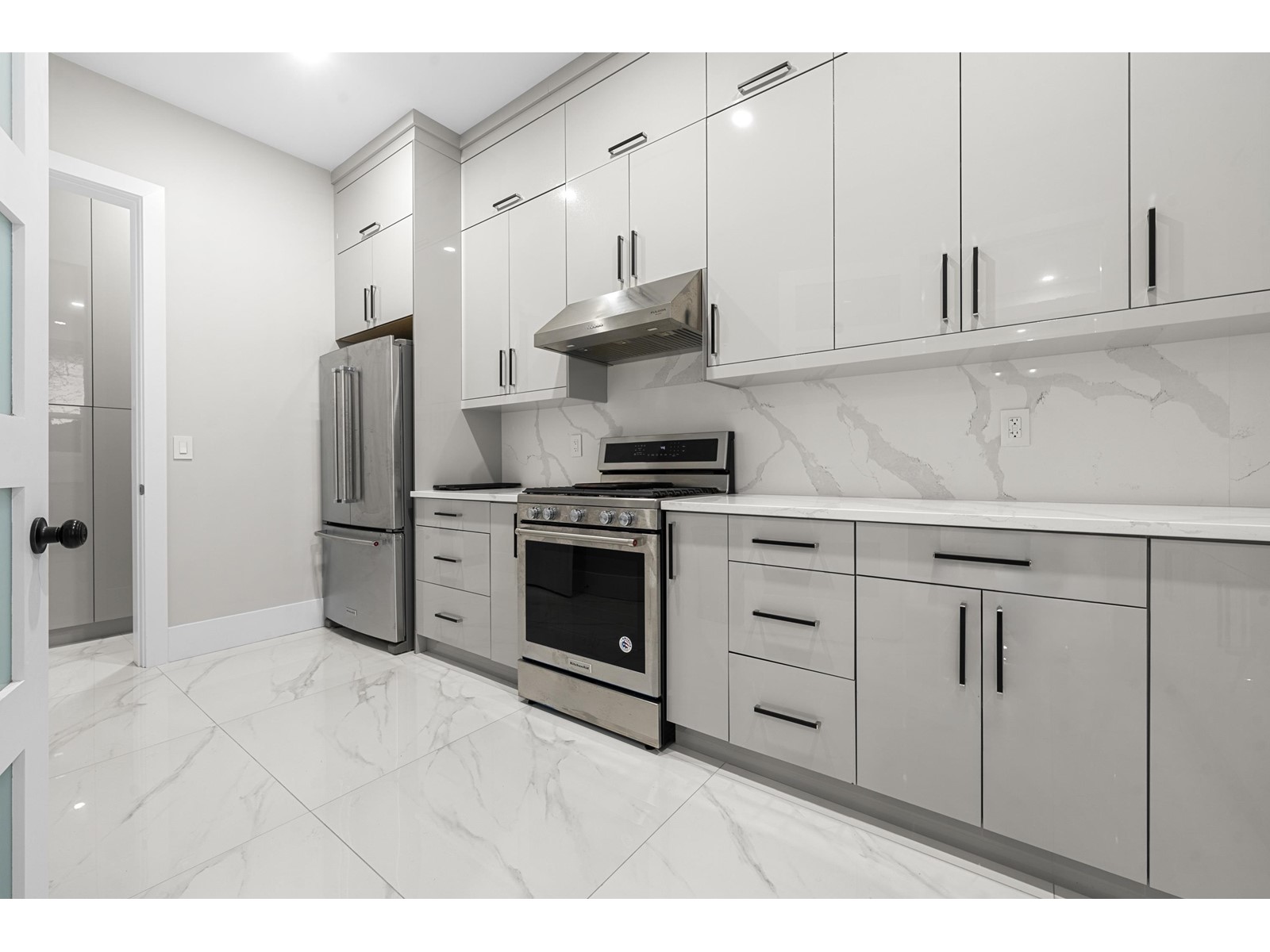 8909 128 Street Property Photo 20