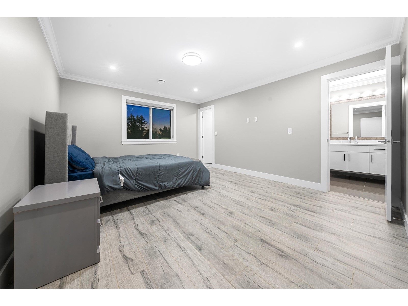 8909 128 Street Property Photo 21