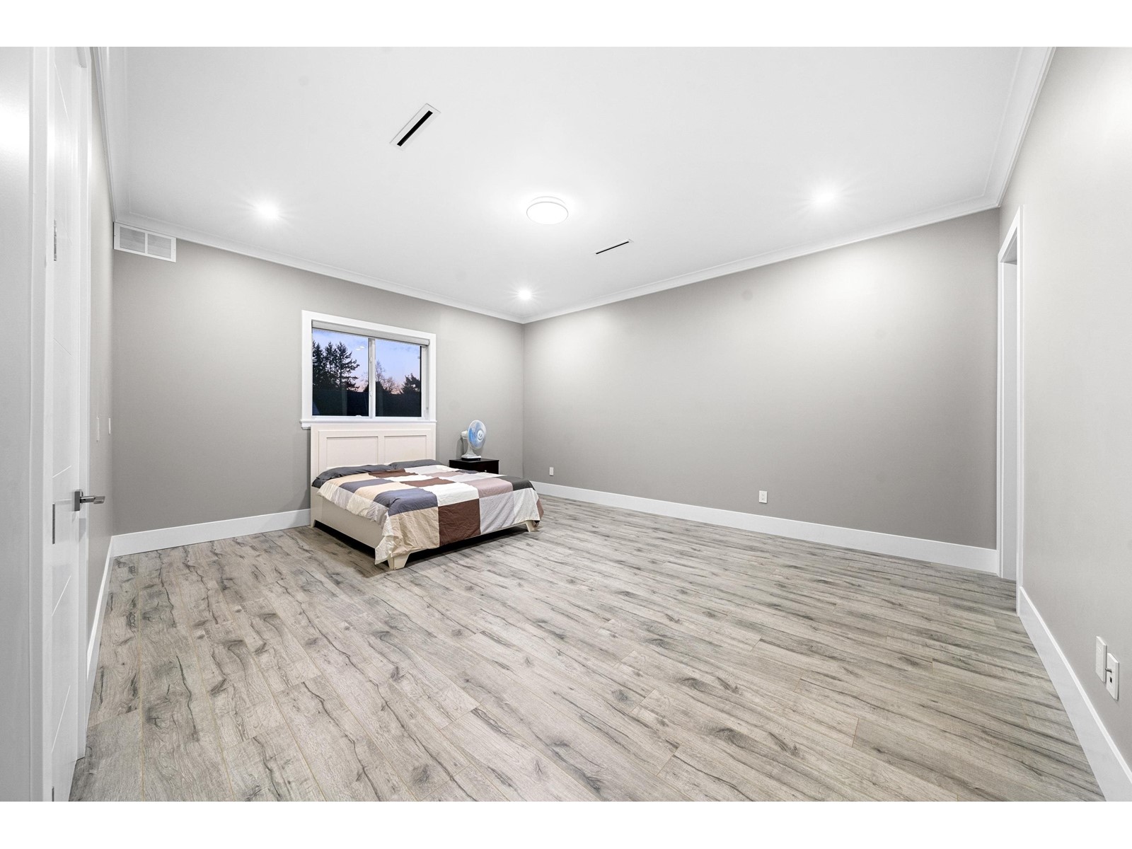 8909 128 Street Property Photo 25