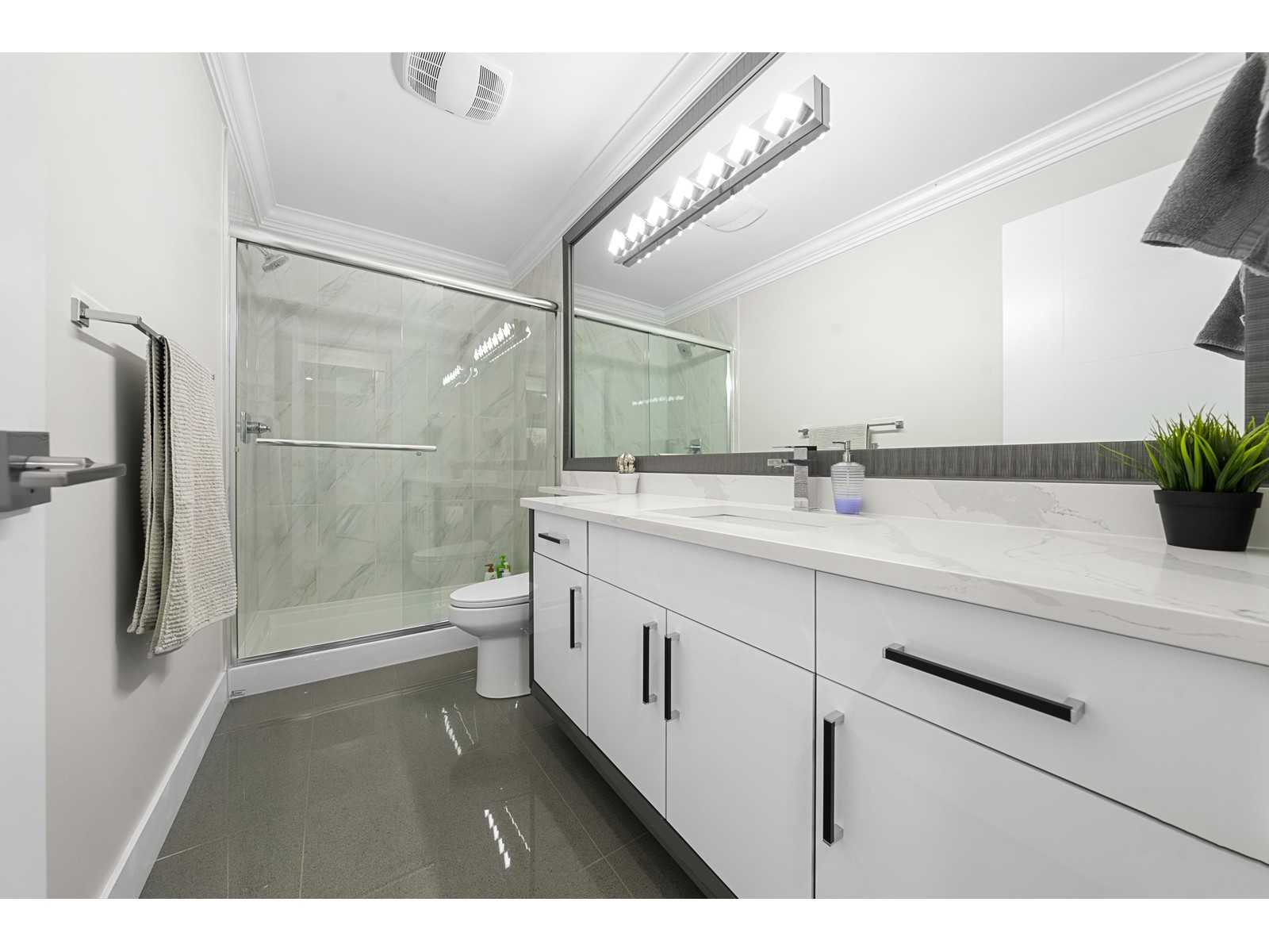 8909 128 Street Property Photo 32