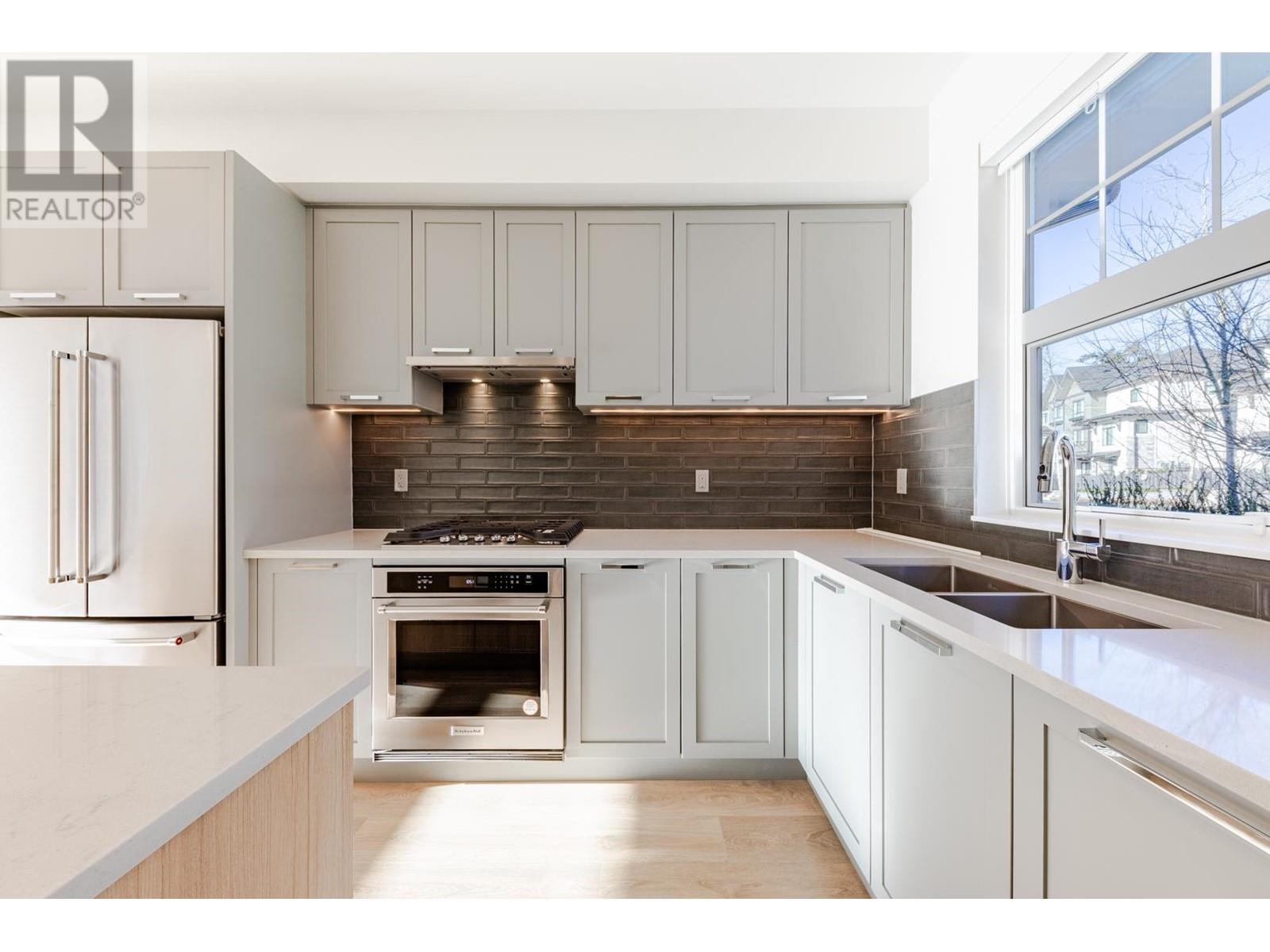 175 1310 Mitchell Street Property Photo 7