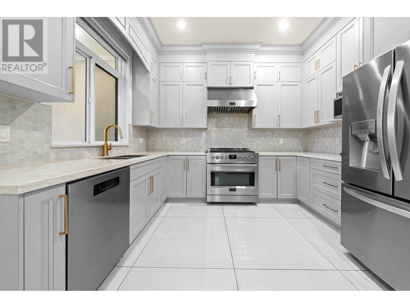6460 No. 5 Road Property Photo 16
