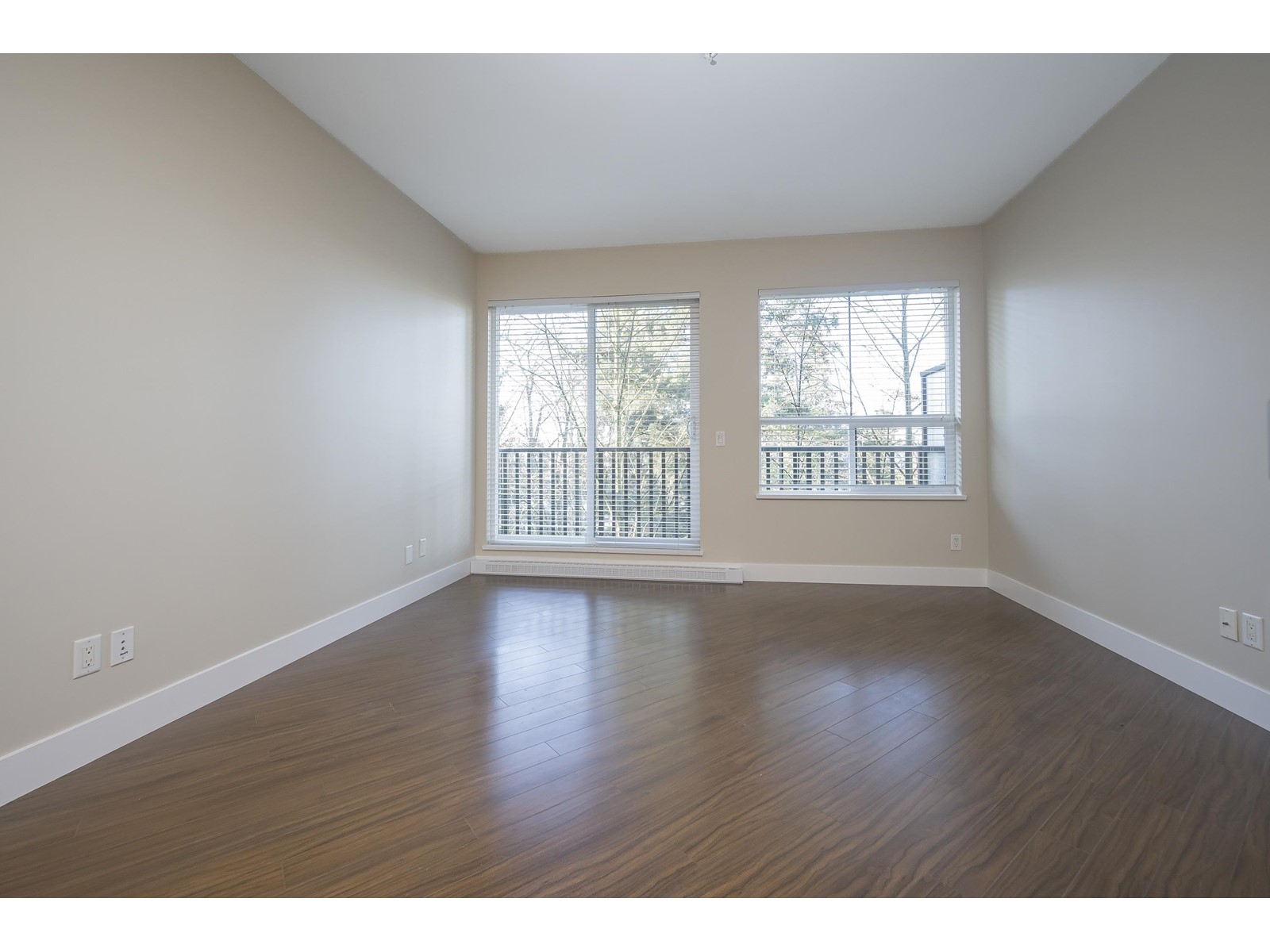 305 19830 56 Avenue Property Photo 4