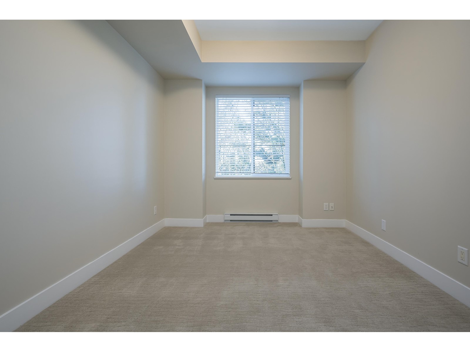 305 19830 56 Avenue Property Photo 8