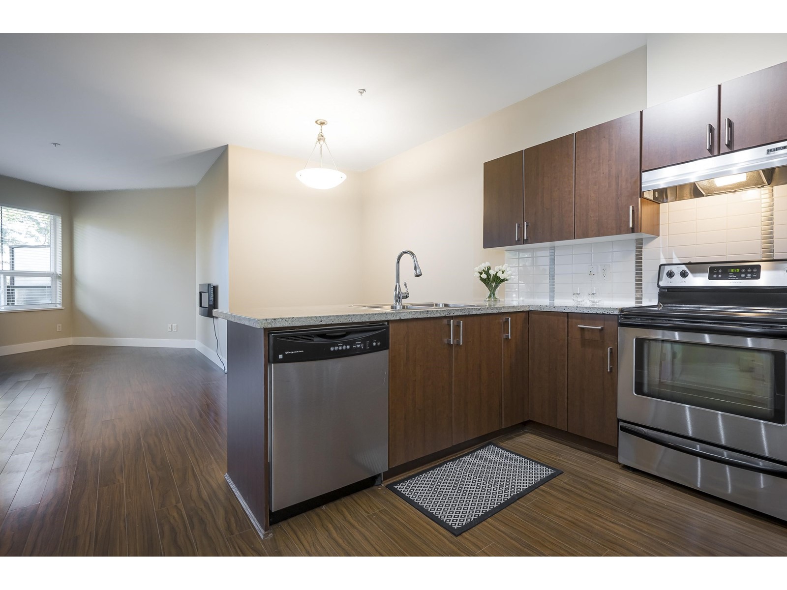 305 19830 56 Avenue Property Photo 10