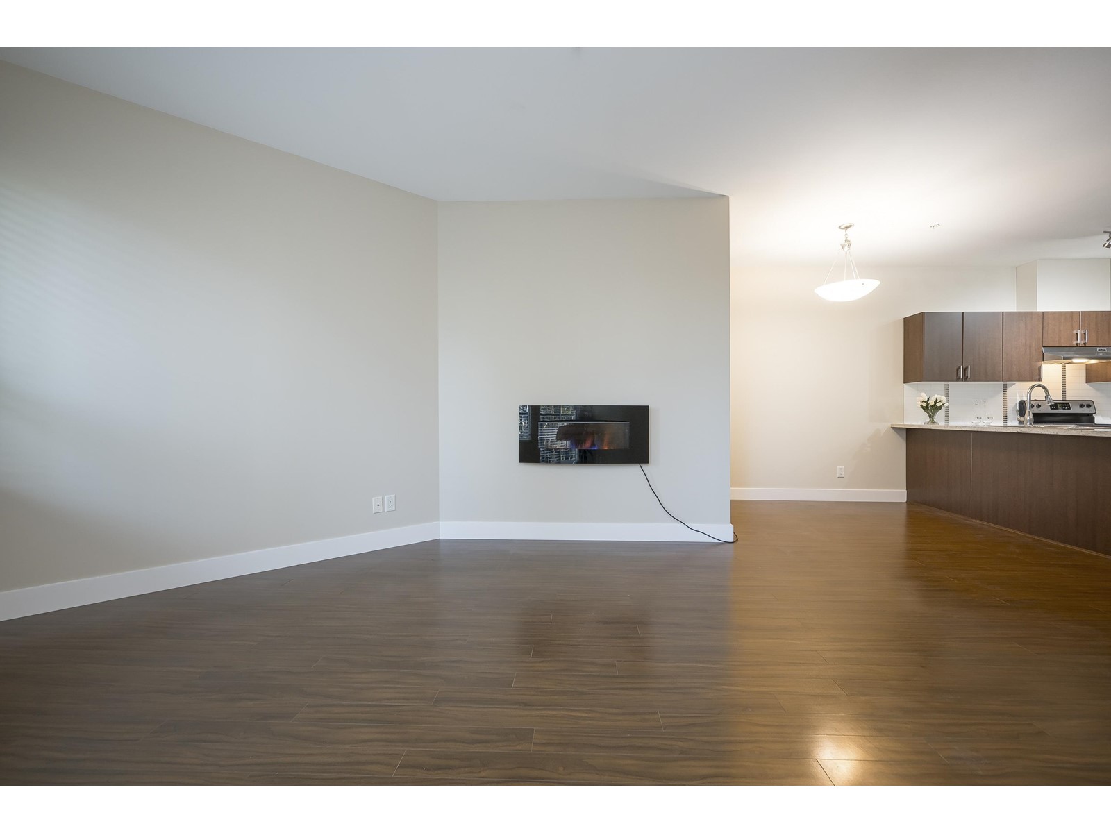 305 19830 56 Avenue Property Photo 15