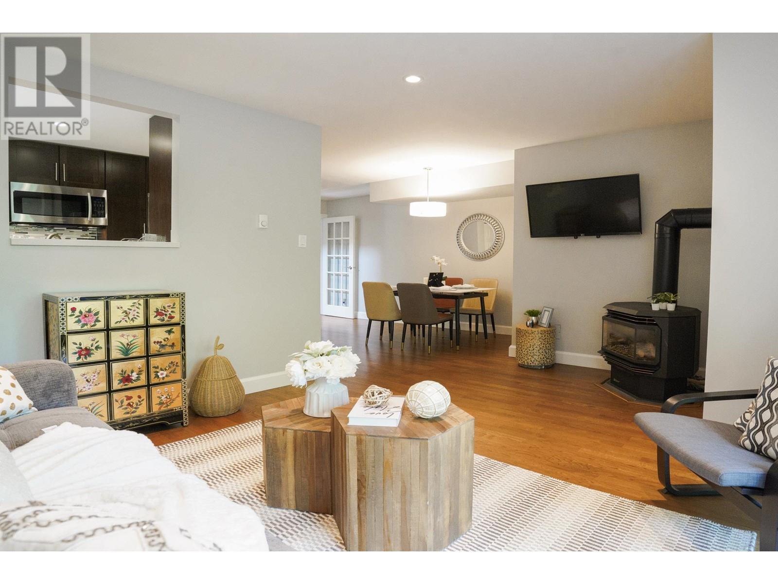 3349 Mountain Highway Property Photo 3