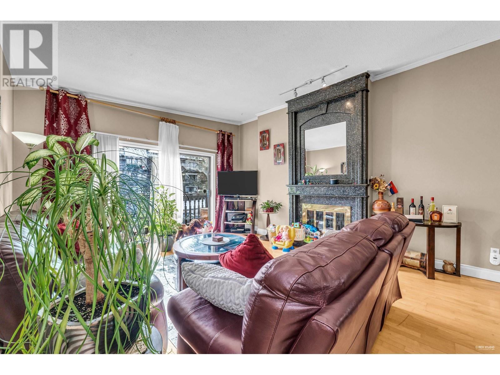 7015-7017 Elwell Street Property Photo 3