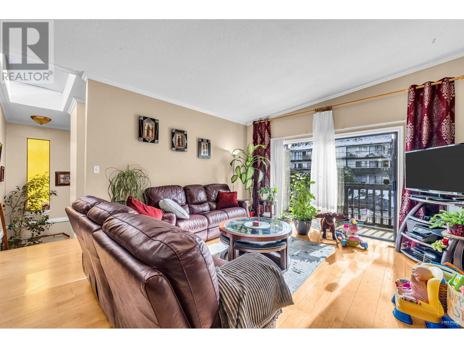7015-7017 Elwell Street Property Photo 4