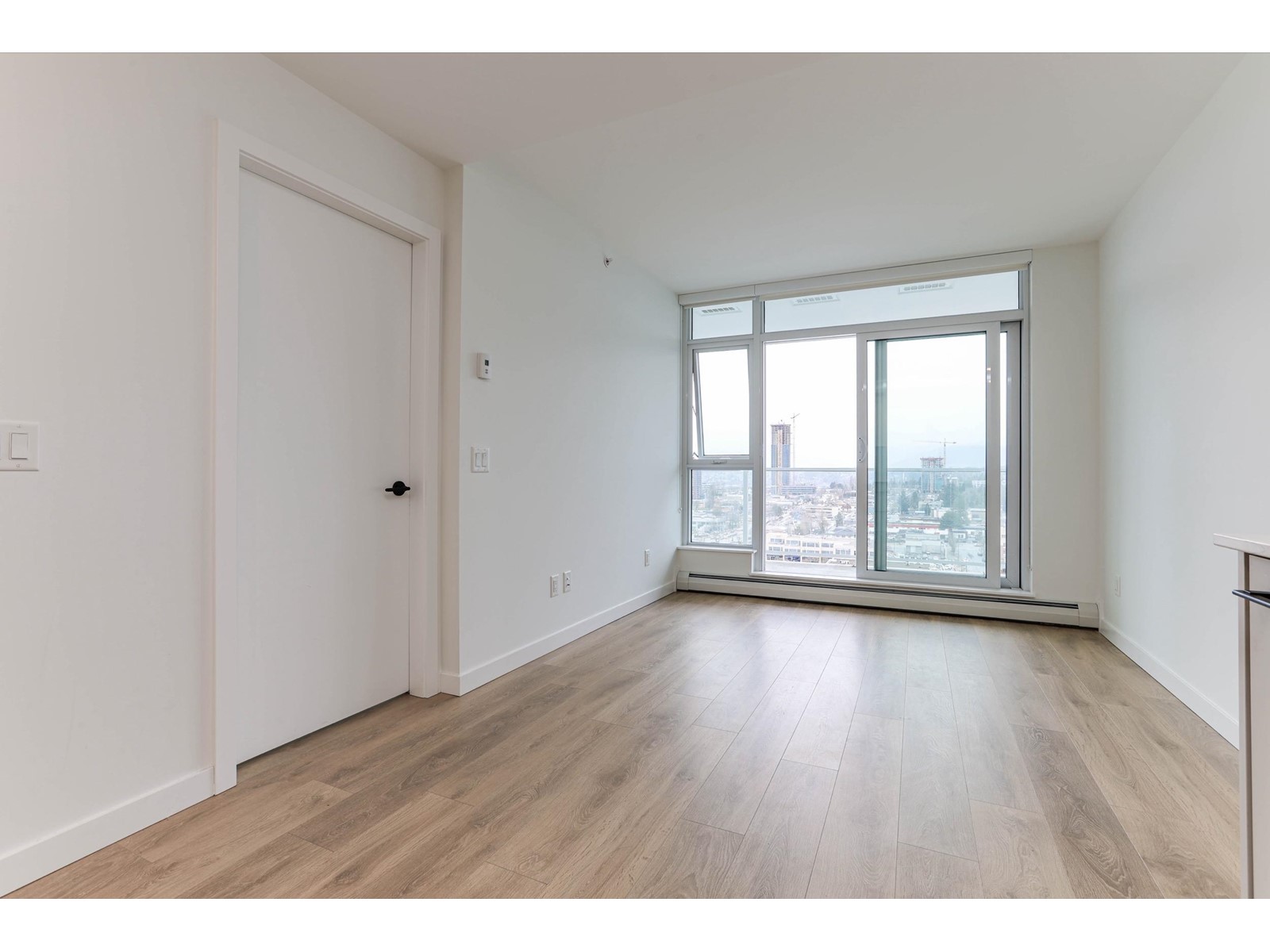 2212 13685 102 Avenue Property Photo 5