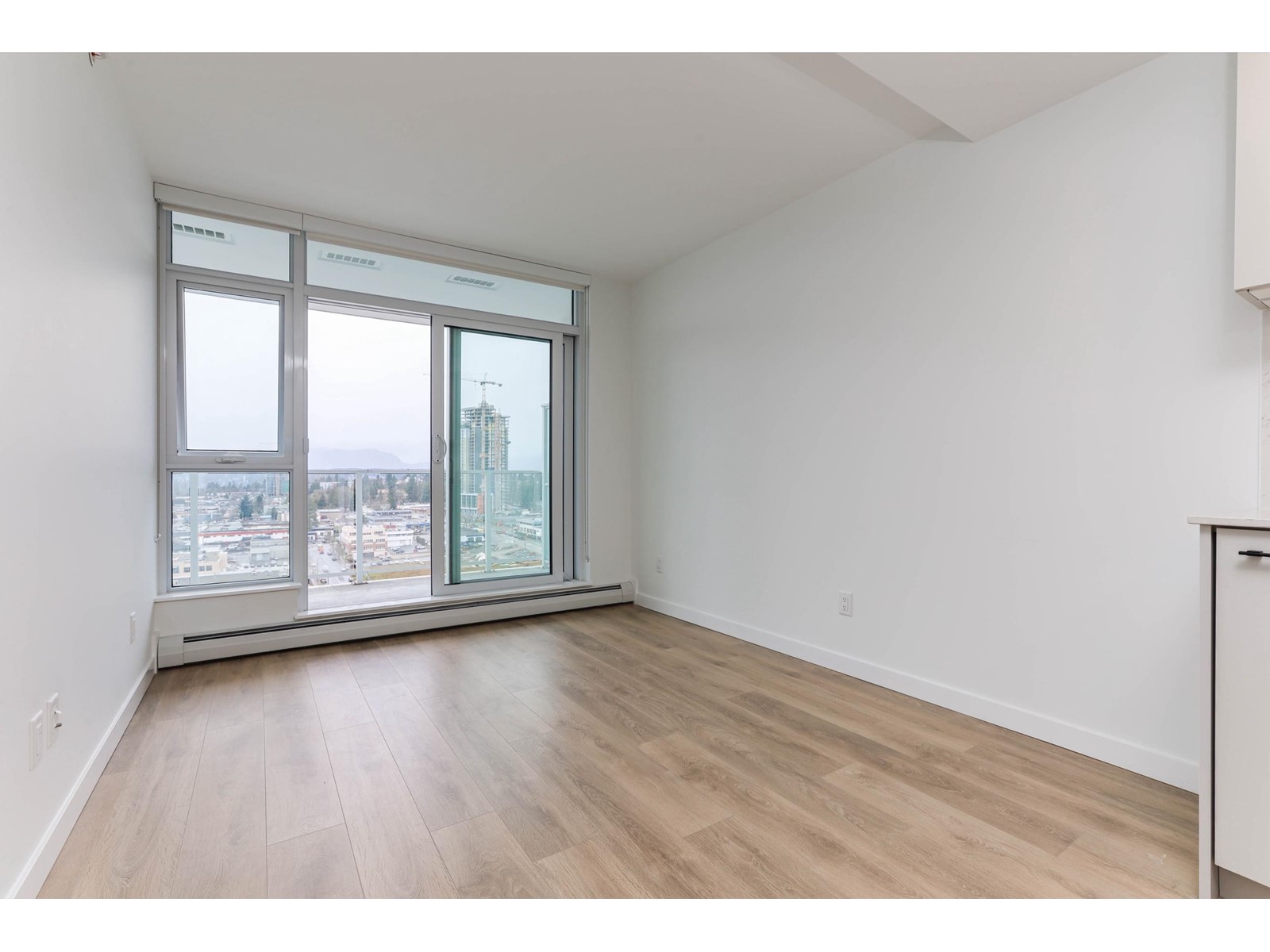2212 13685 102 Avenue Property Photo 6