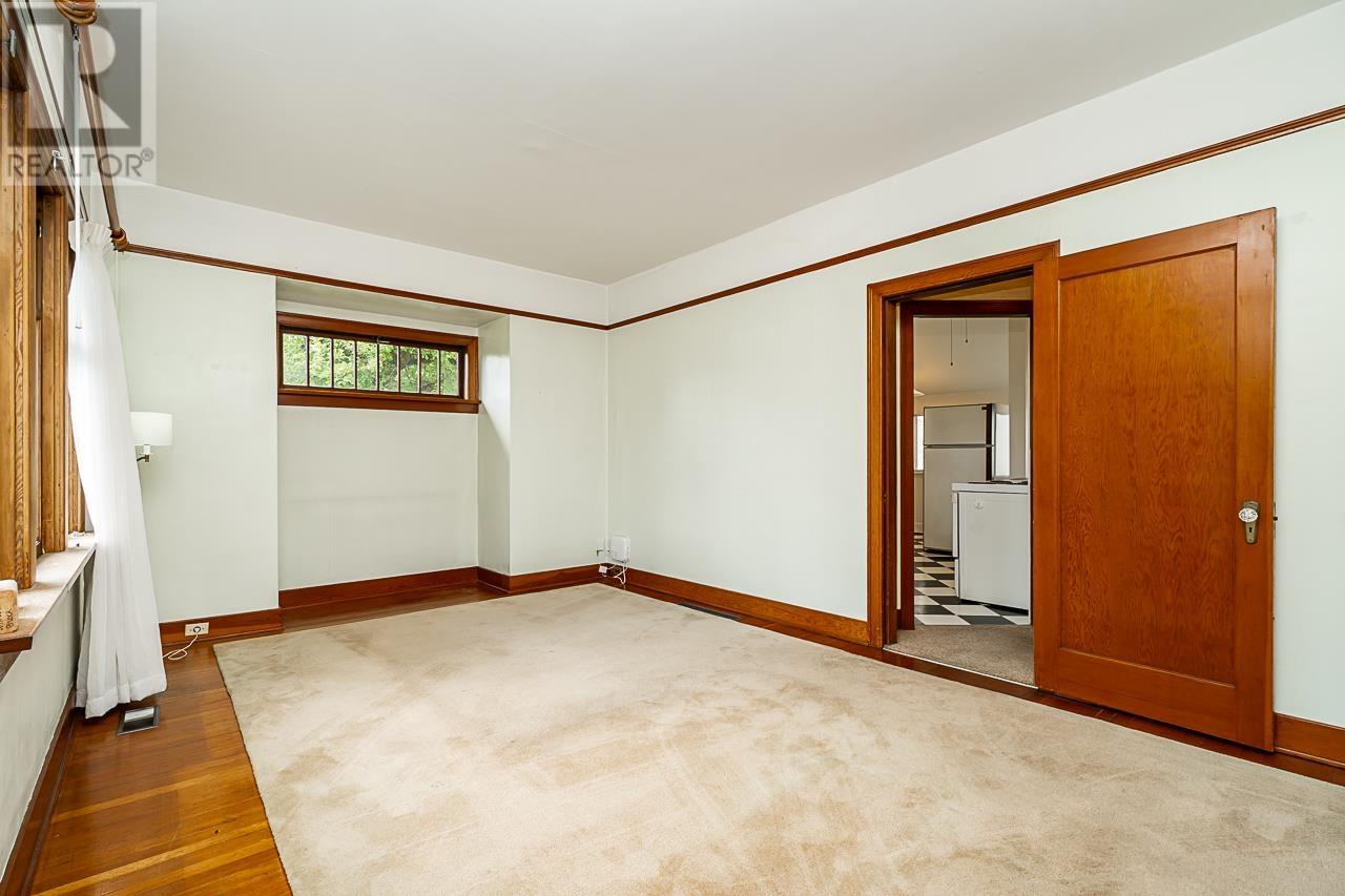 7386 Humphries Avenue Property Photo 9