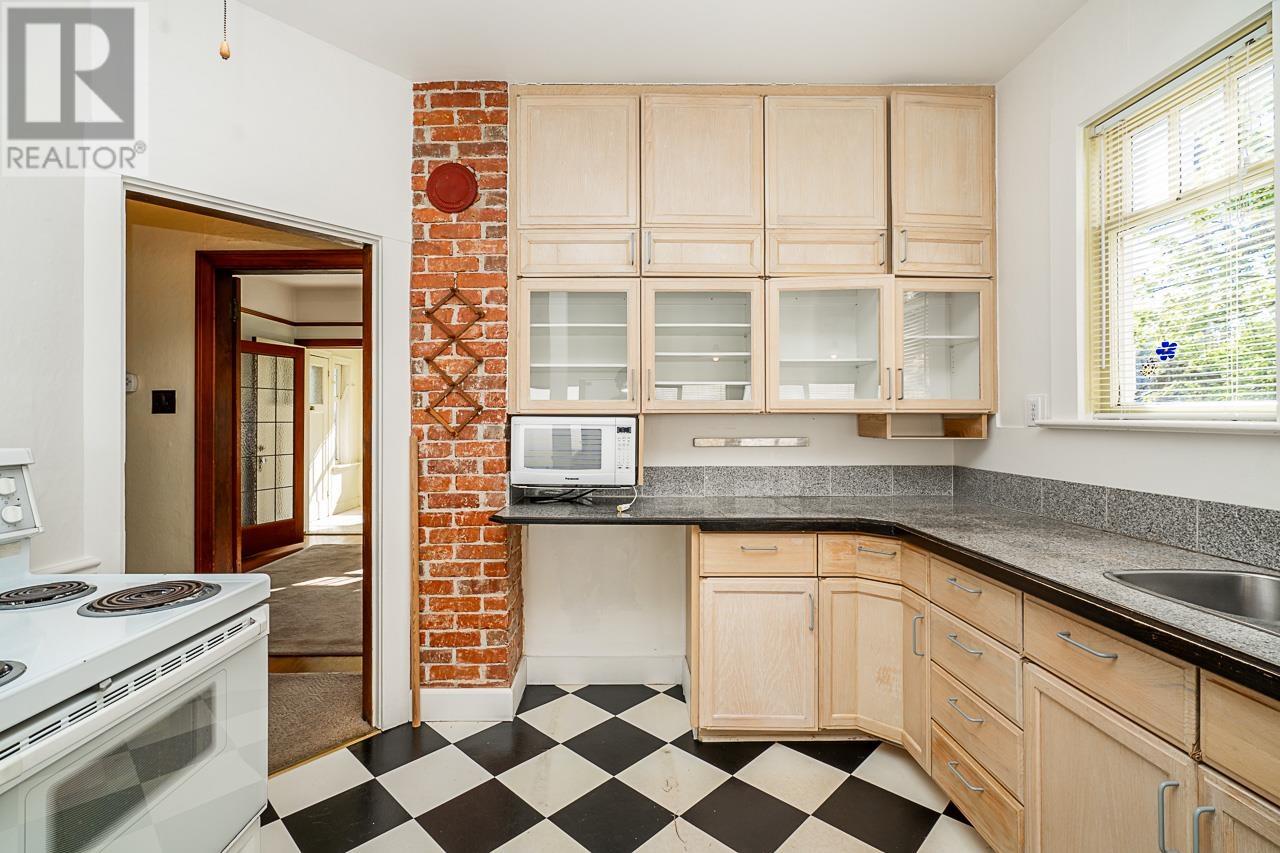 7386 Humphries Avenue Property Photo 14