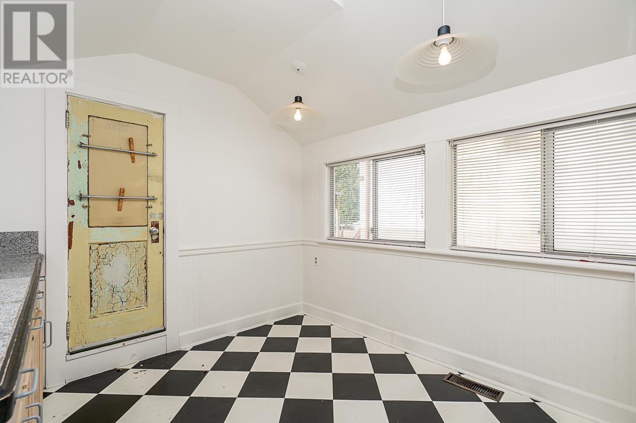 7386 Humphries Avenue Property Photo 16