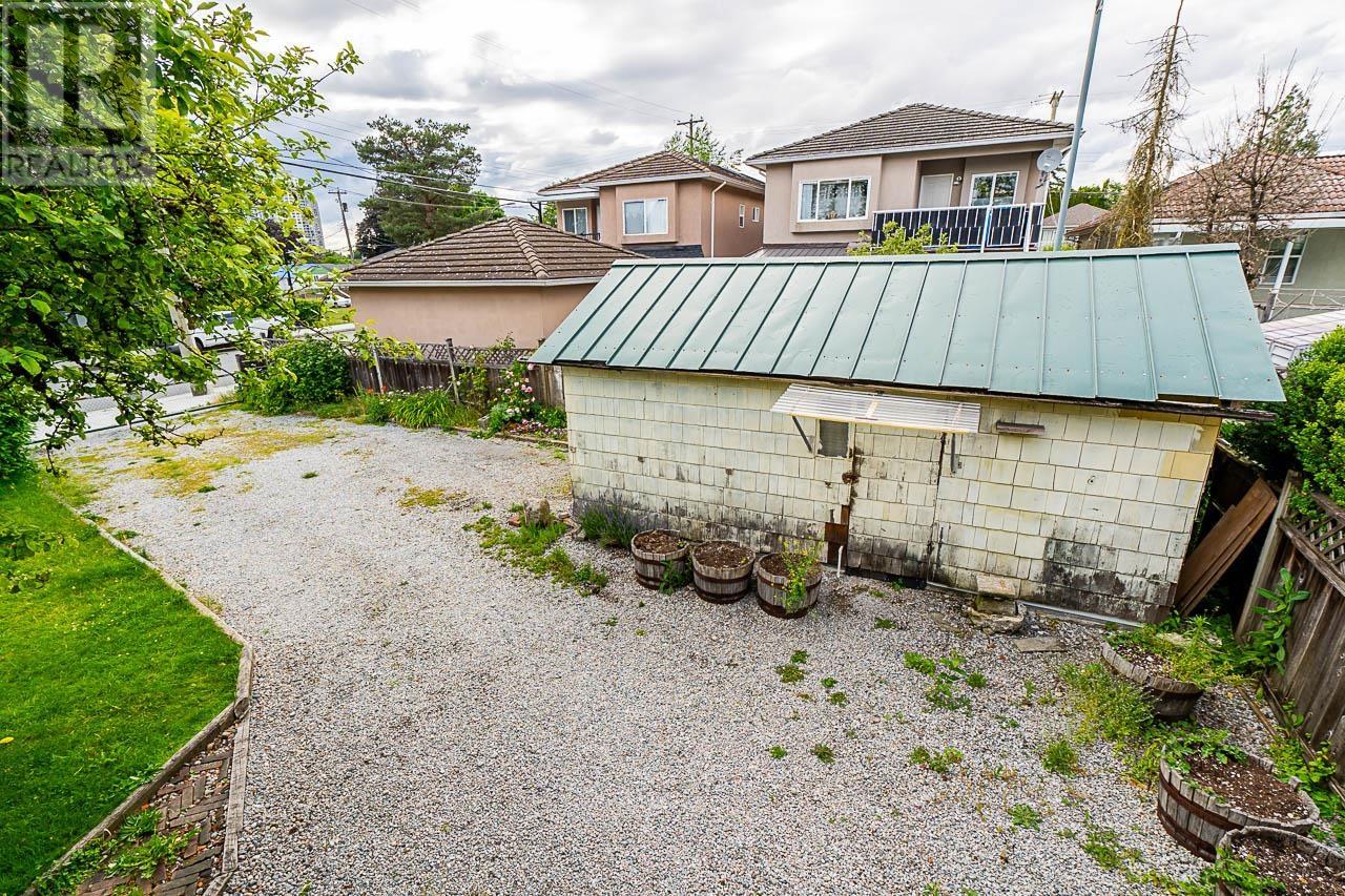 7386 Humphries Avenue Property Photo 34