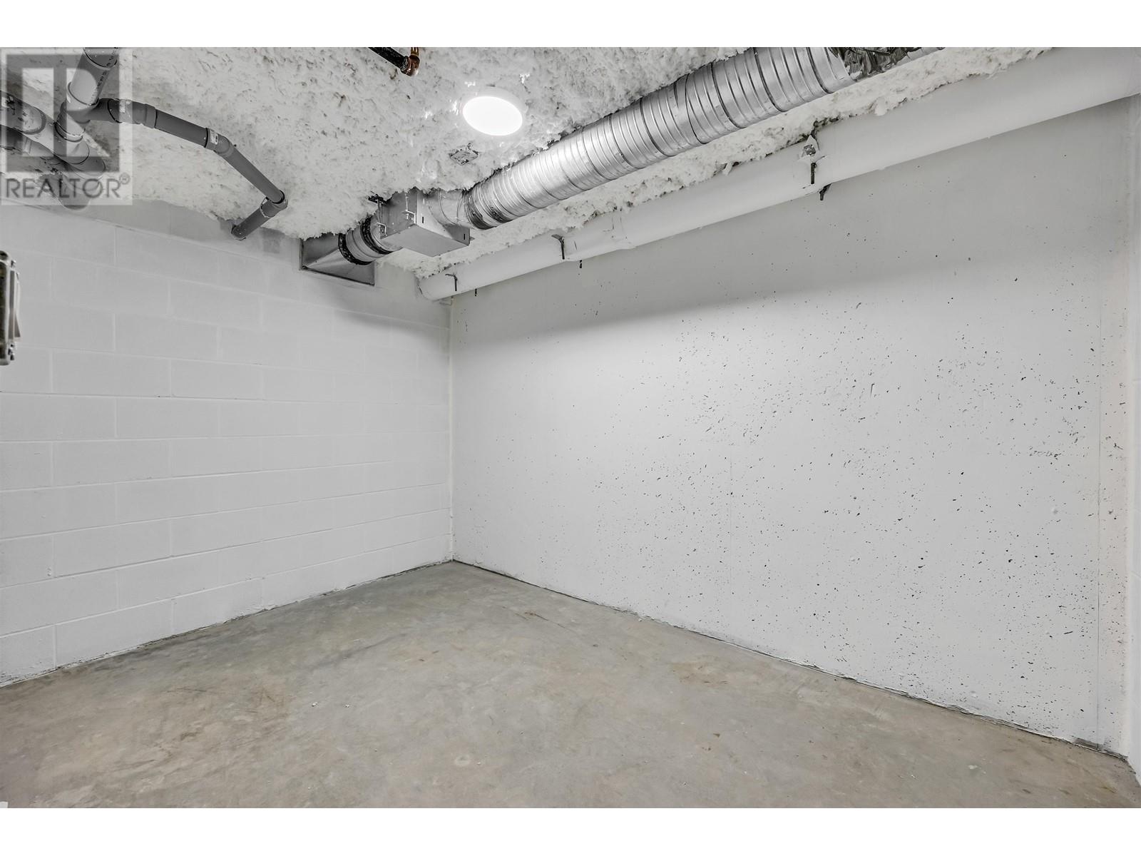 1012 W 52nd Avenue Property Photo 33