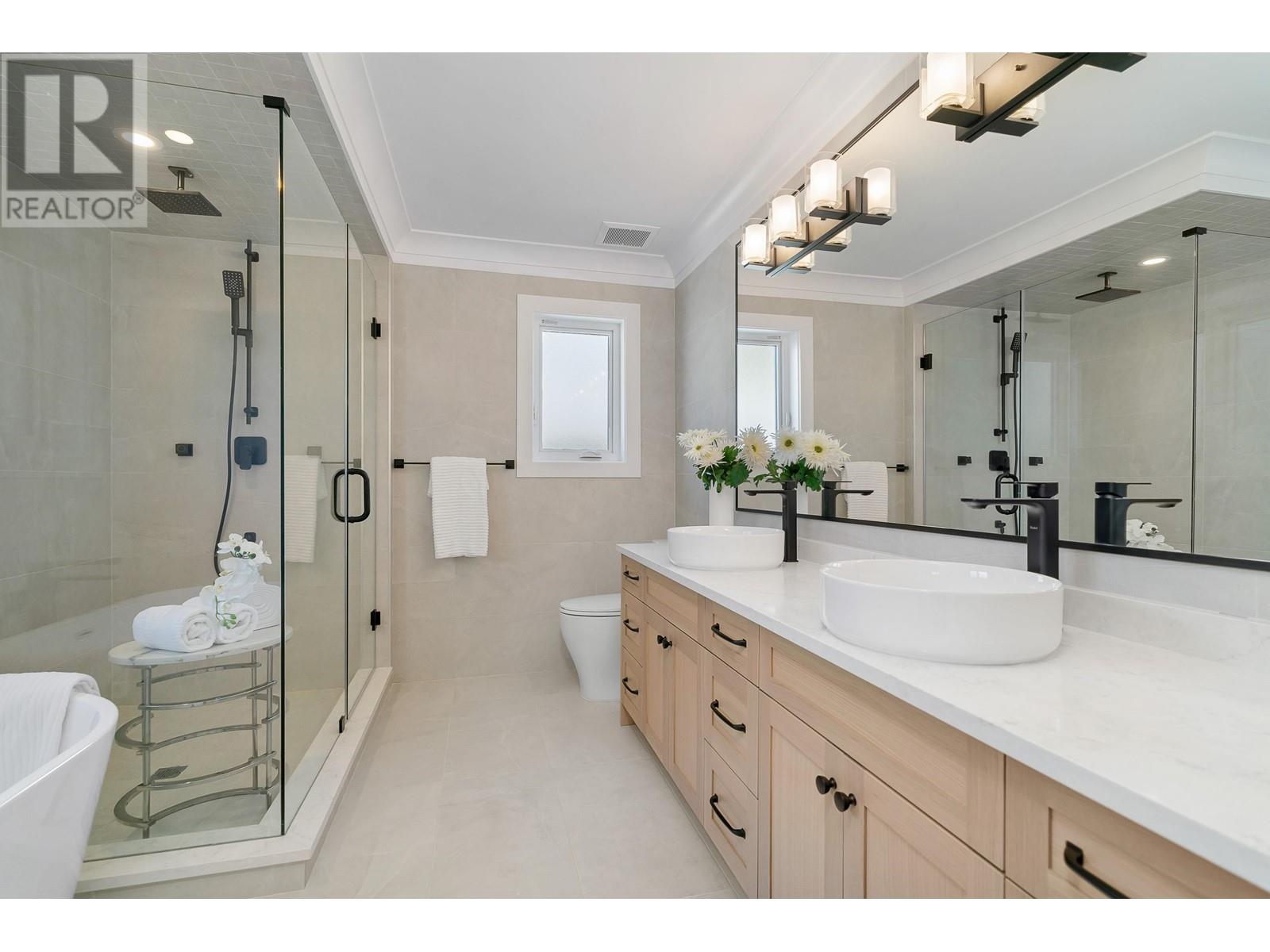 3031 Fromme Road Property Photo 14