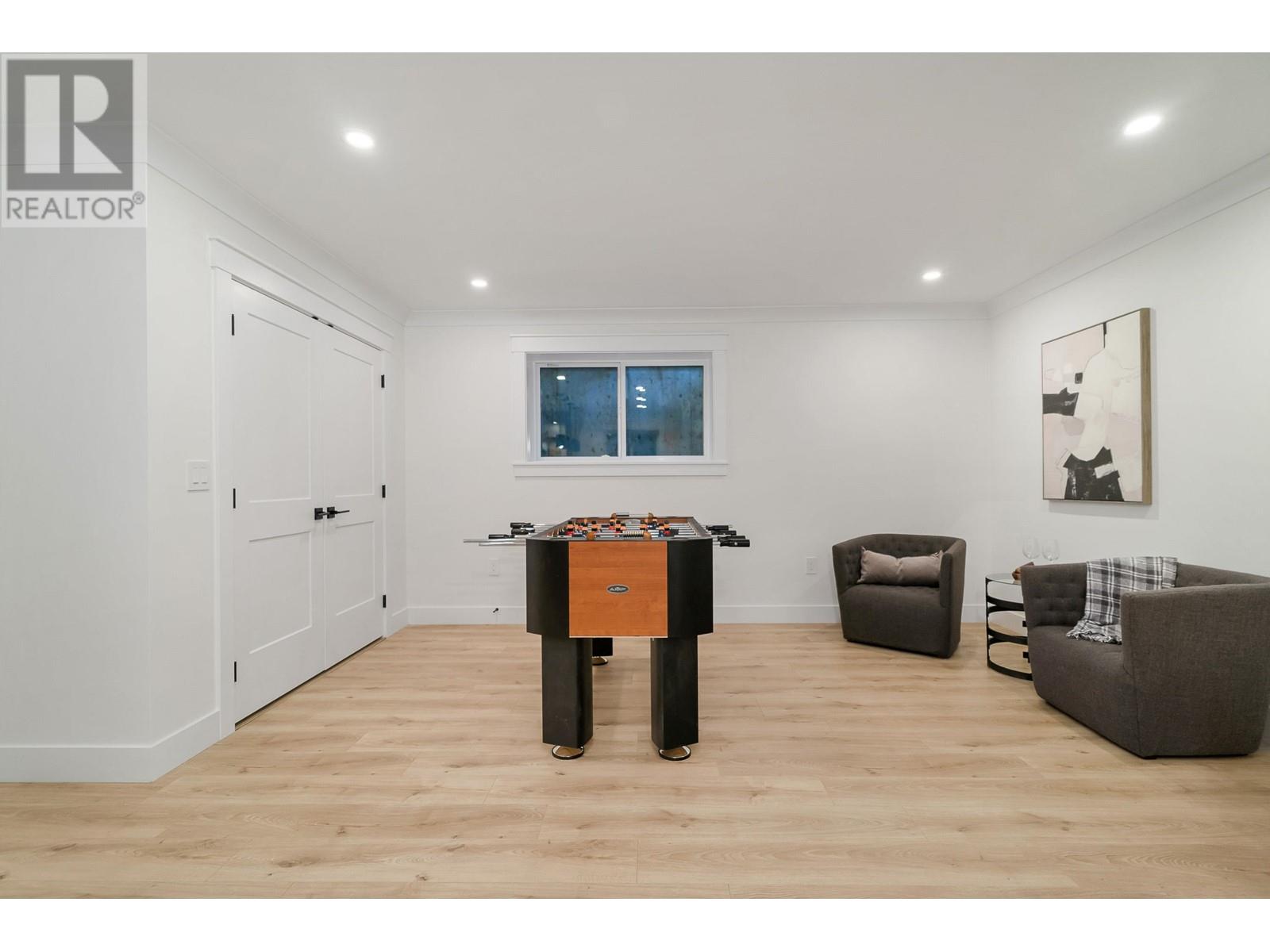 3031 Fromme Road Property Photo 20