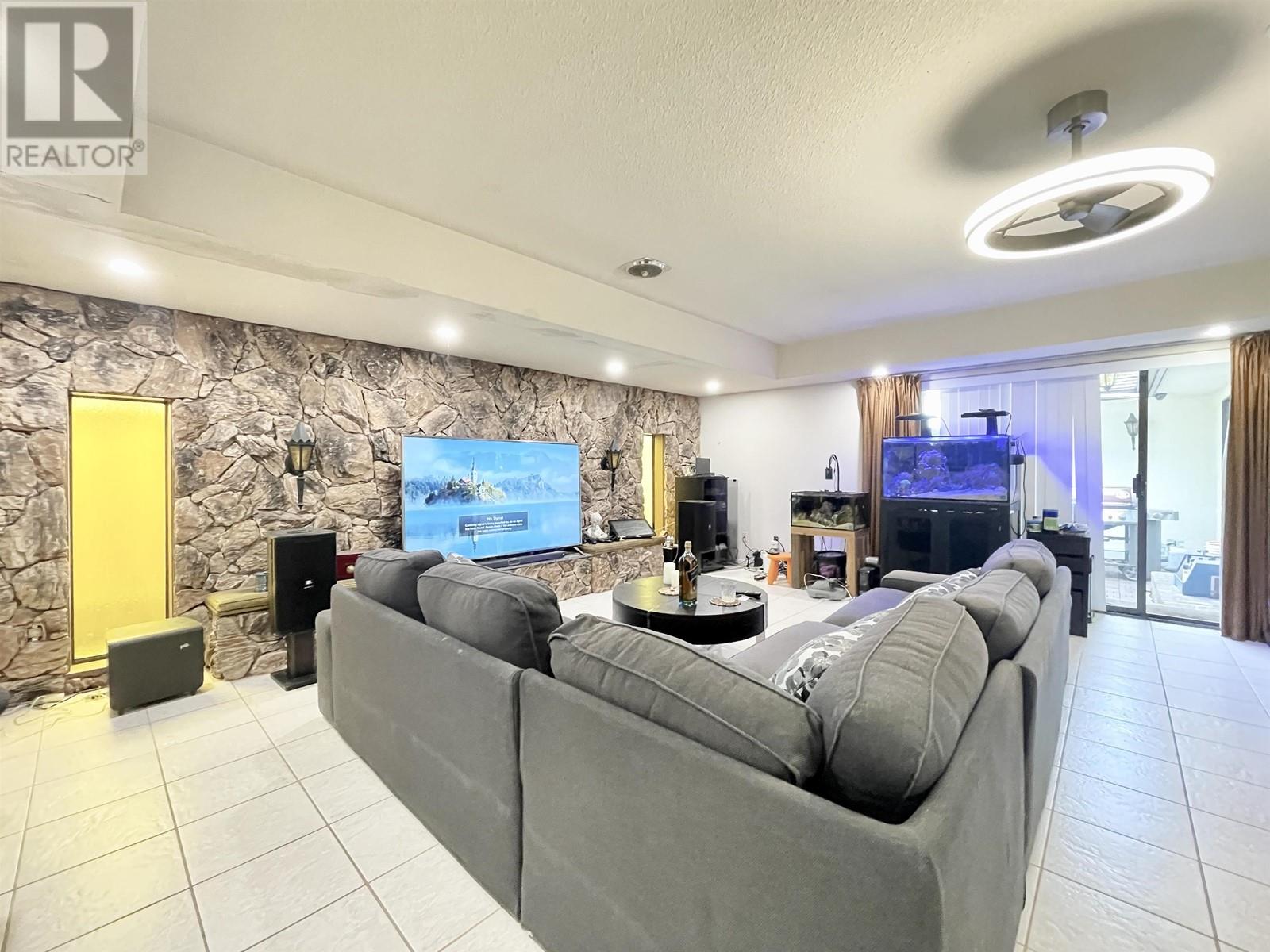 10260 Reynolds Place Property Photo 6