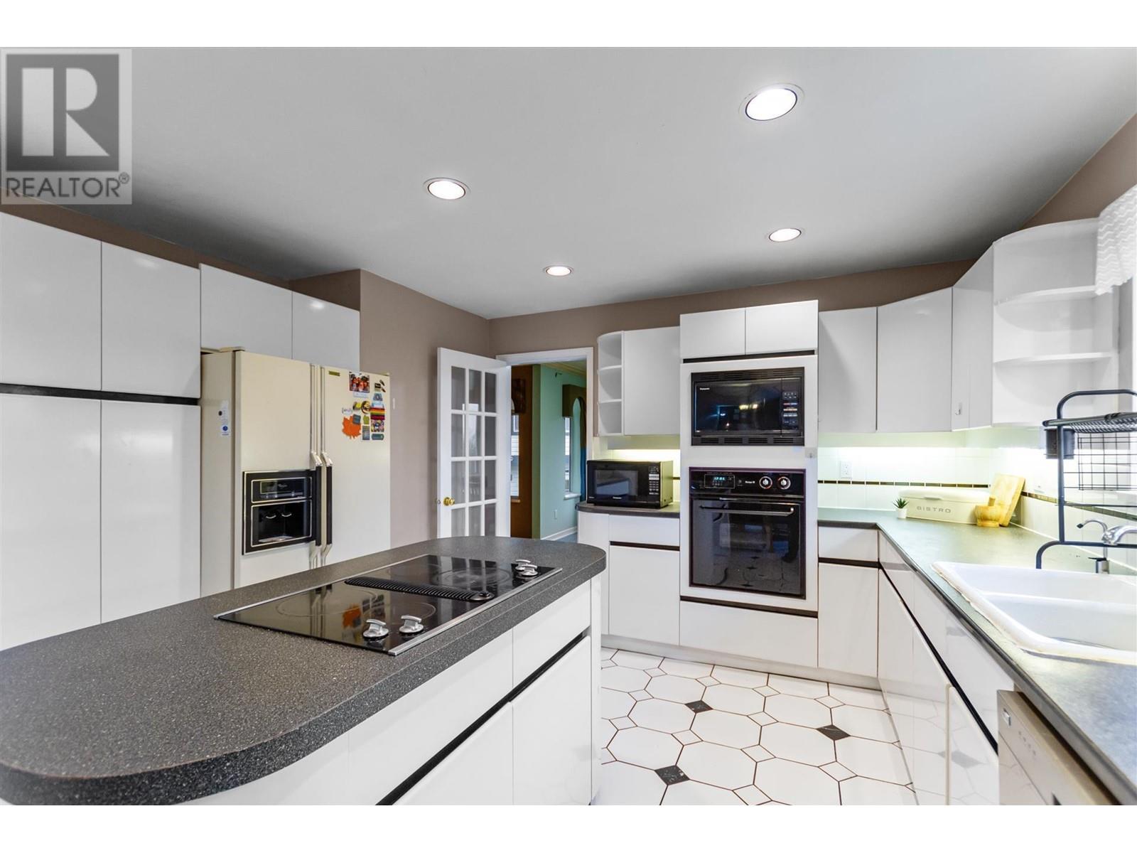 2976 Christina Place Property Photo 11
